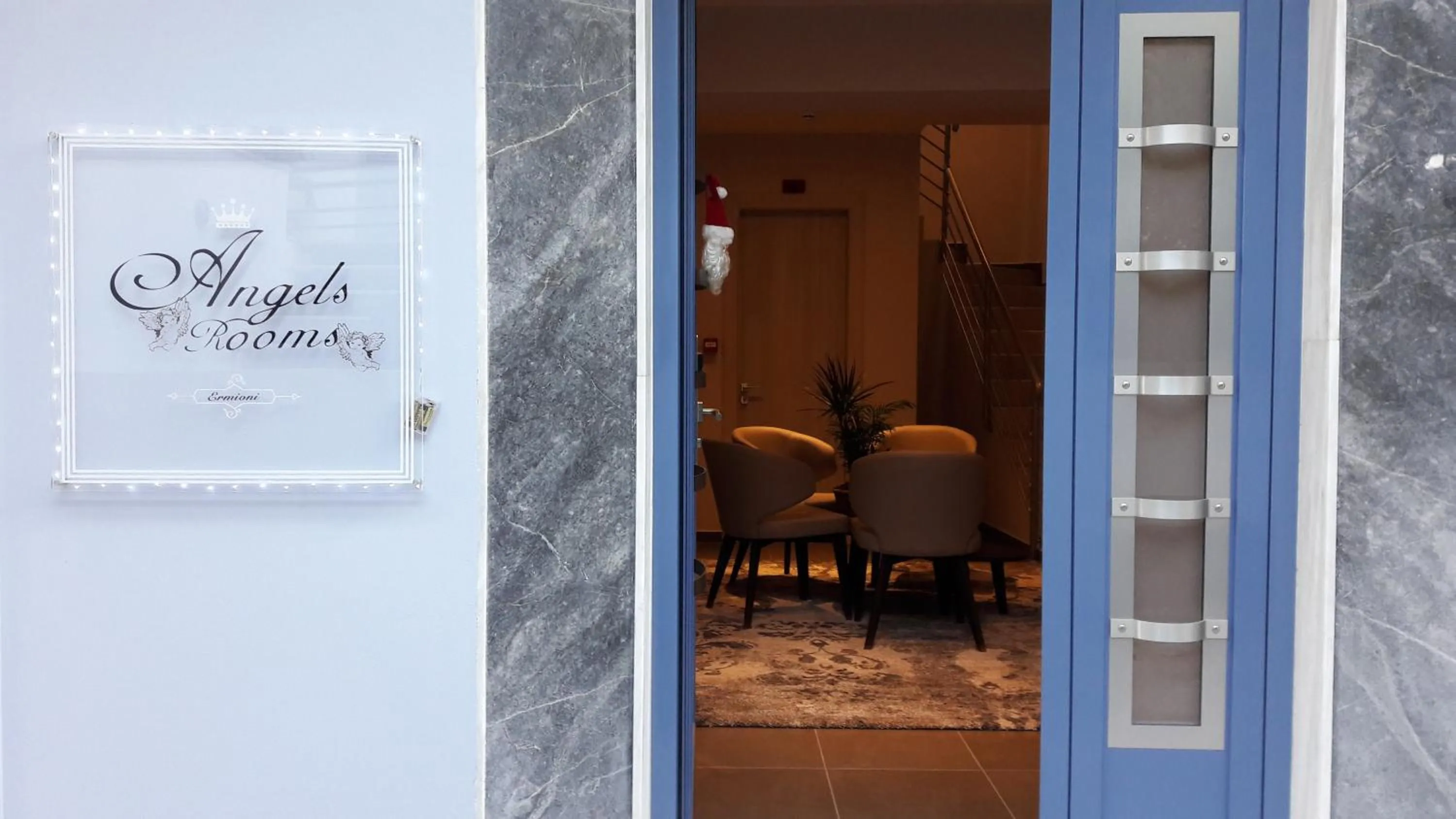 Lobby or reception in Angels