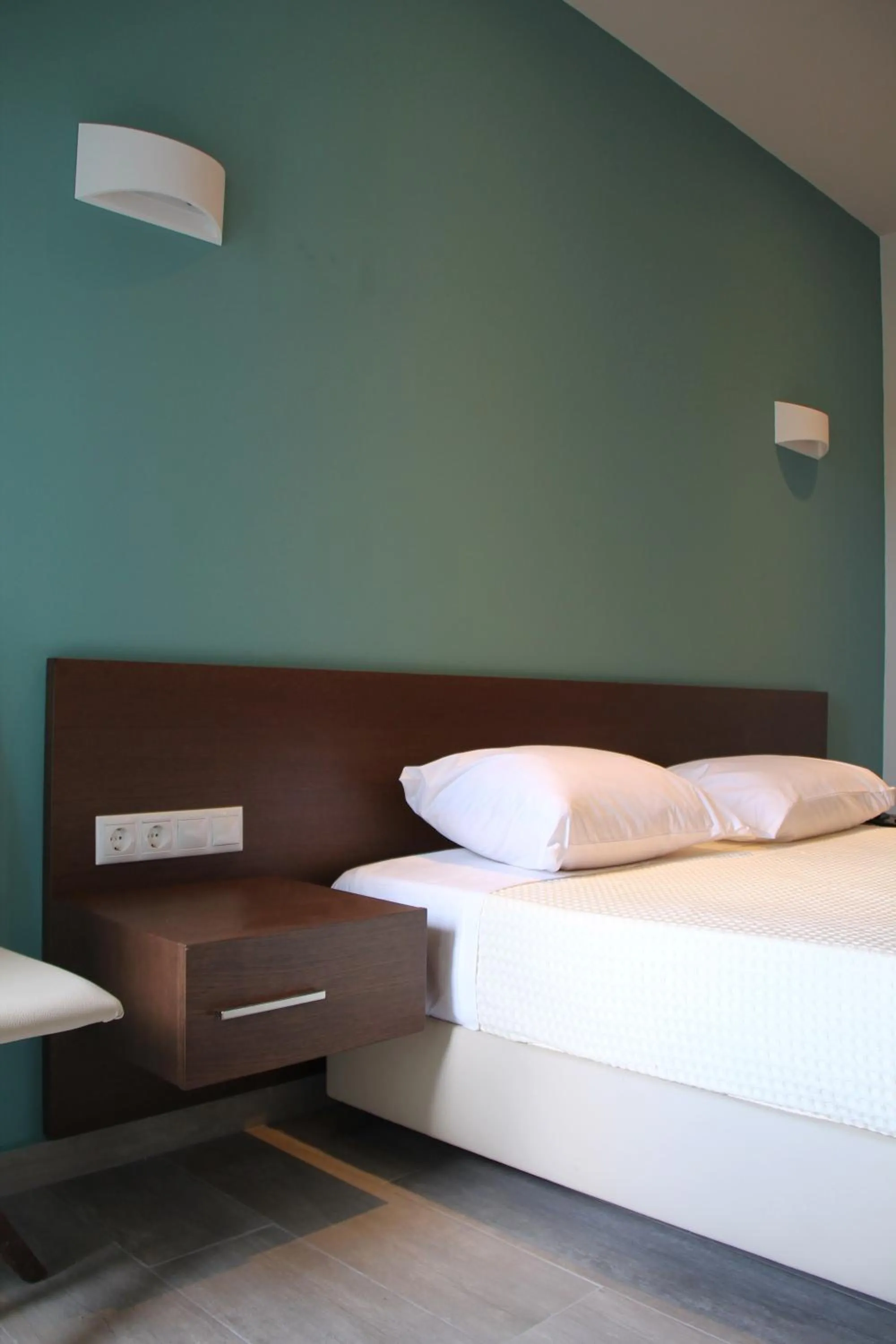 Decorative detail, Bed in Angels