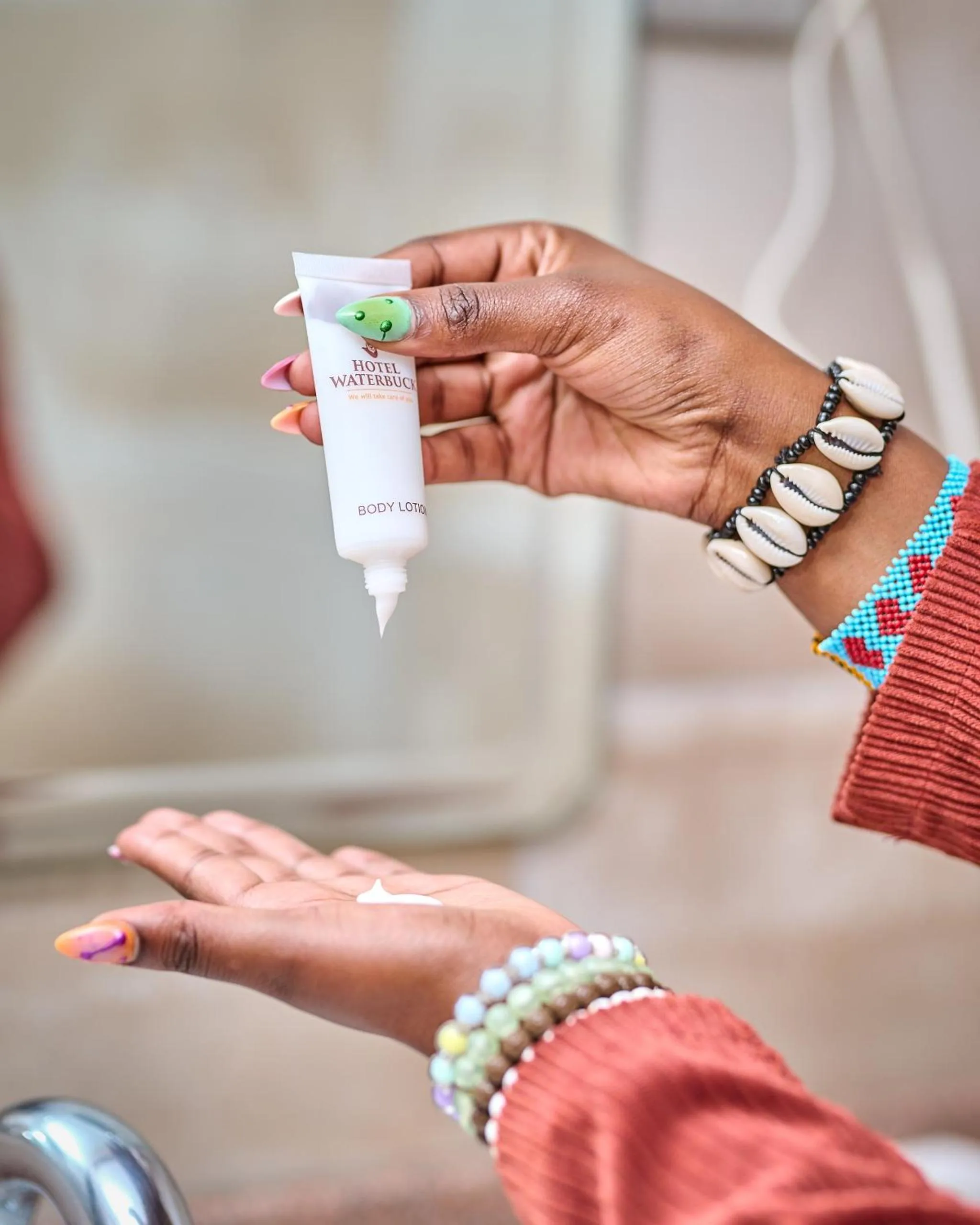 Shower in Hotel Waterbuck