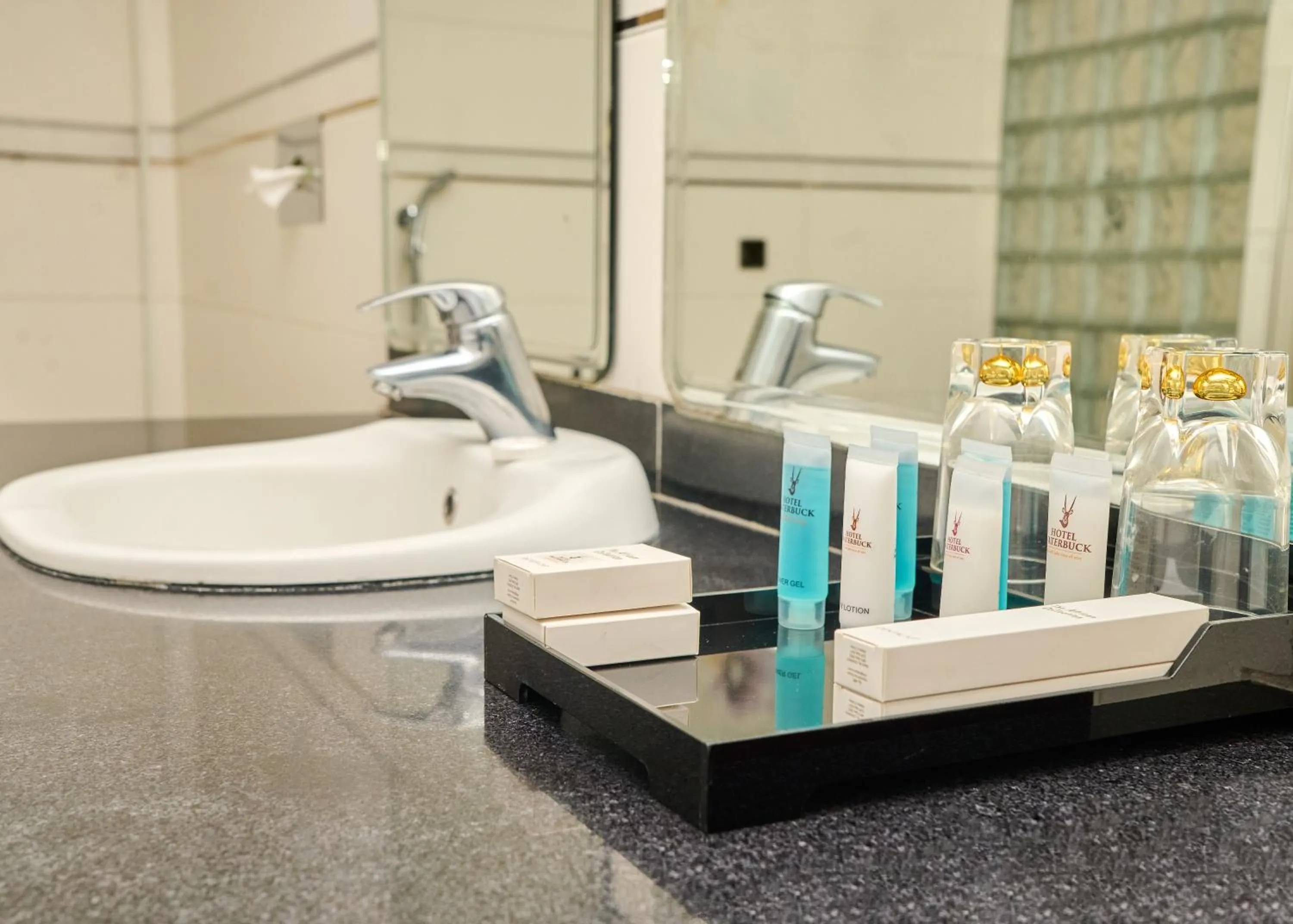 Shower in Hotel Waterbuck