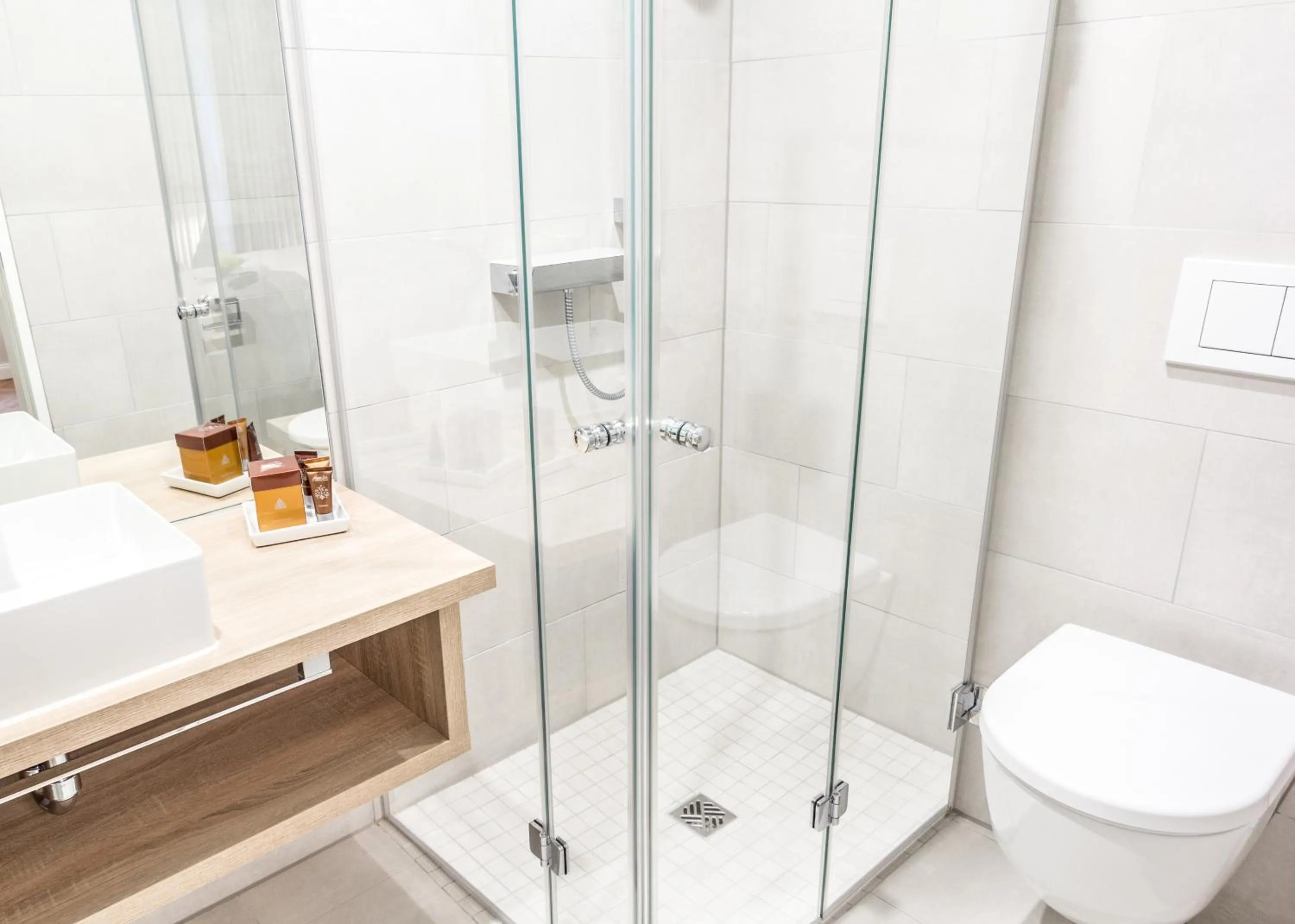 Bathroom in Burghotel Lingen