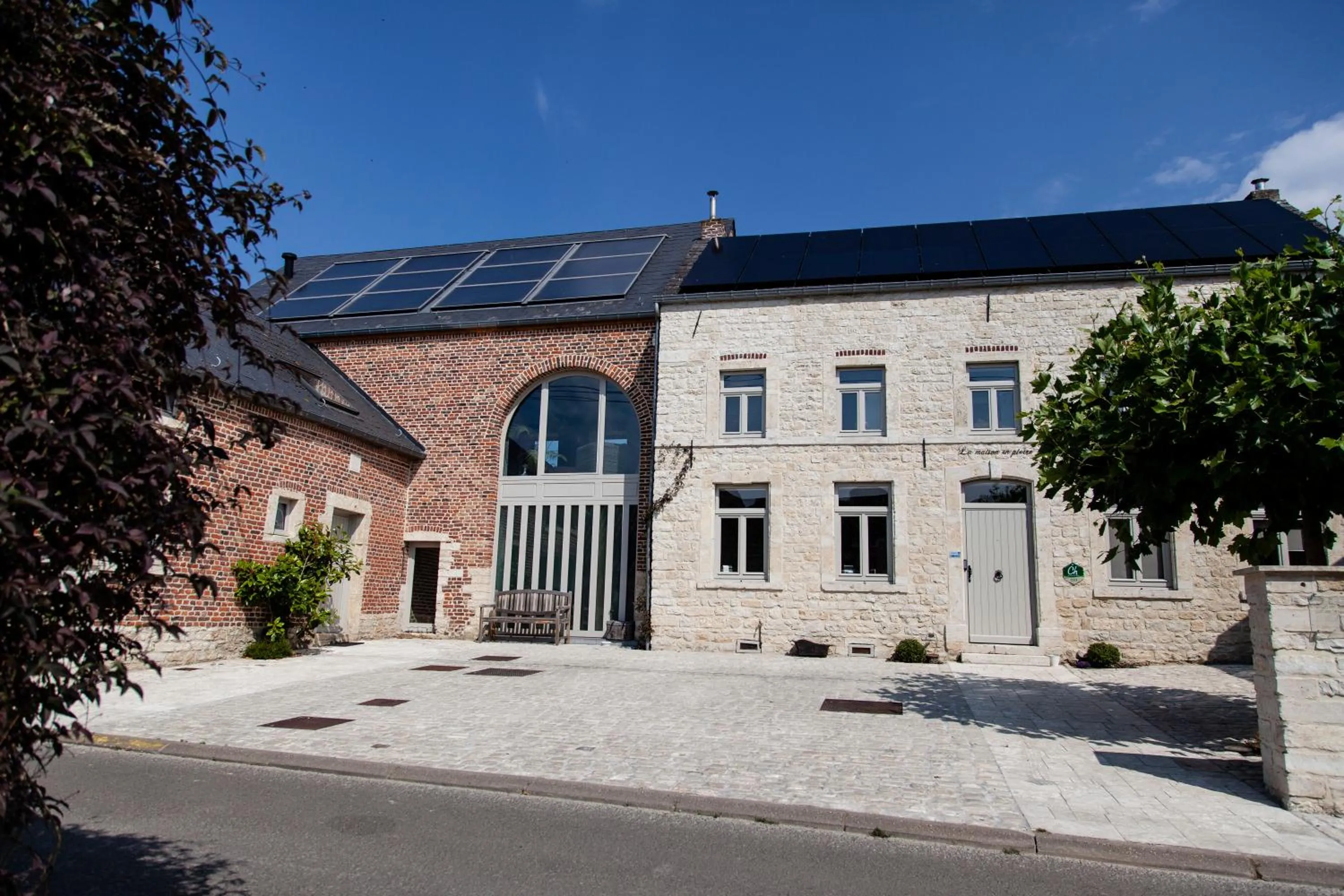 Facade/entrance in La maison en pierre