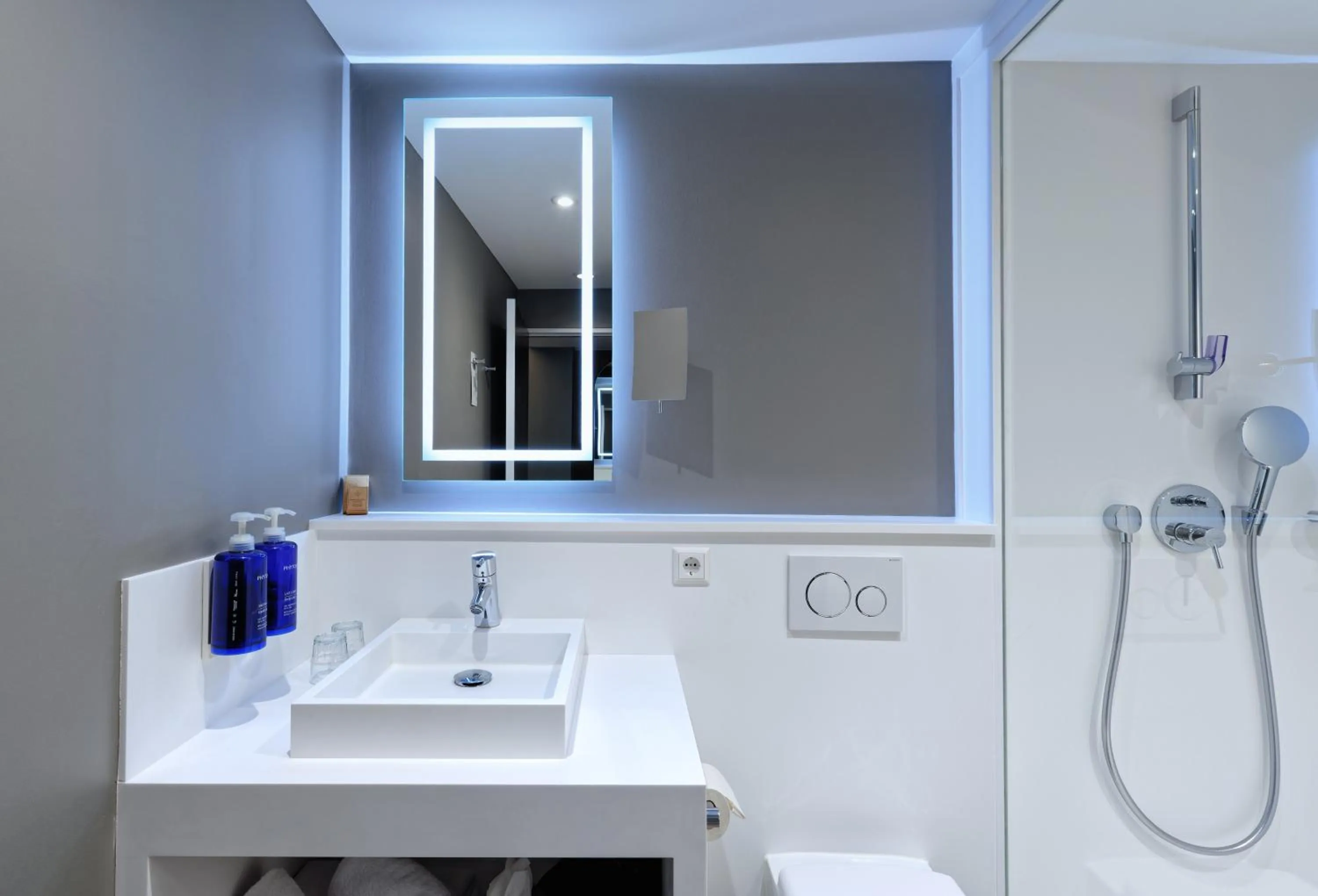 Bathroom in Novotel Luxembourg Kirchberg