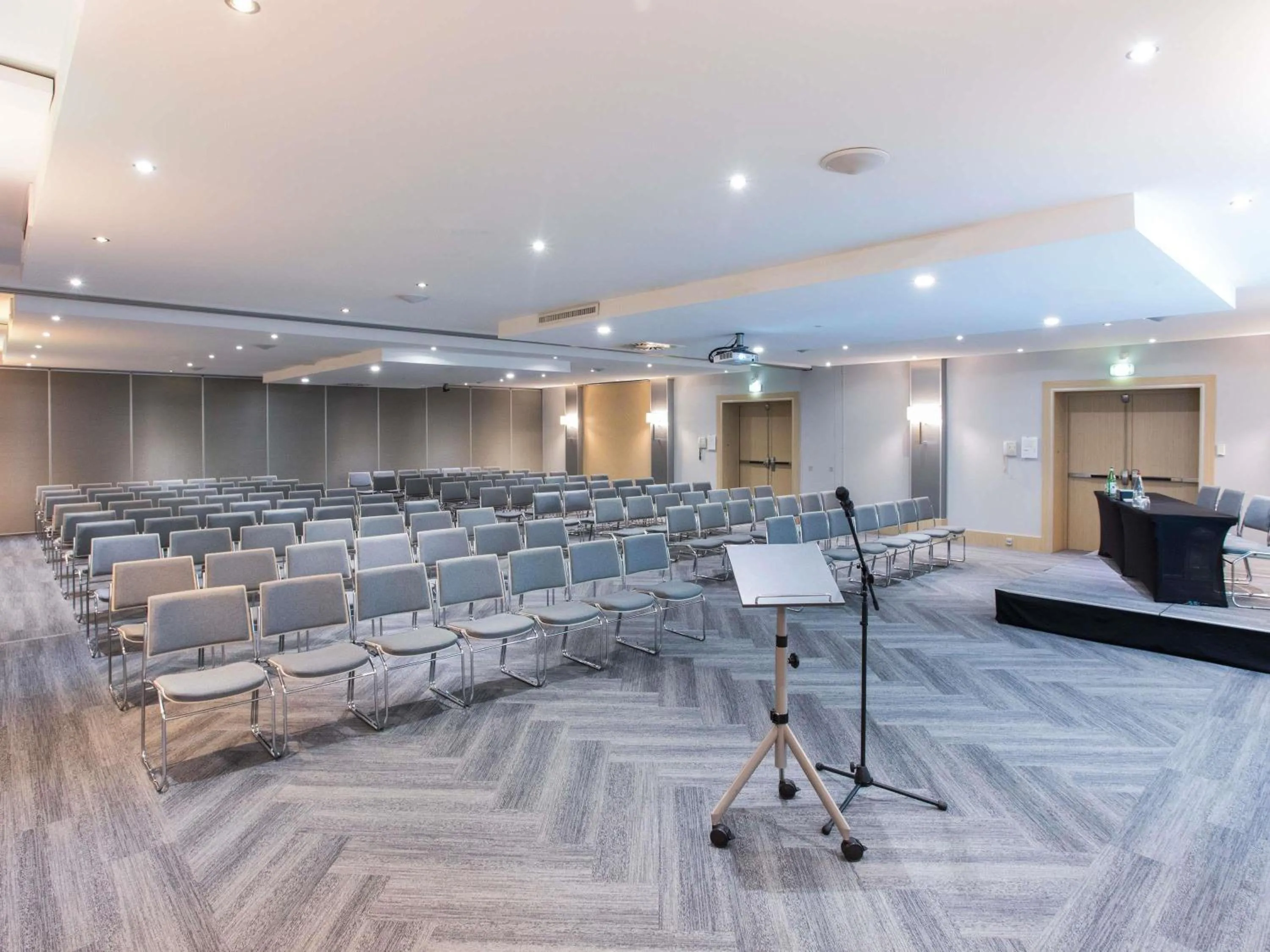 Meeting/conference room in Novotel Luxembourg Kirchberg