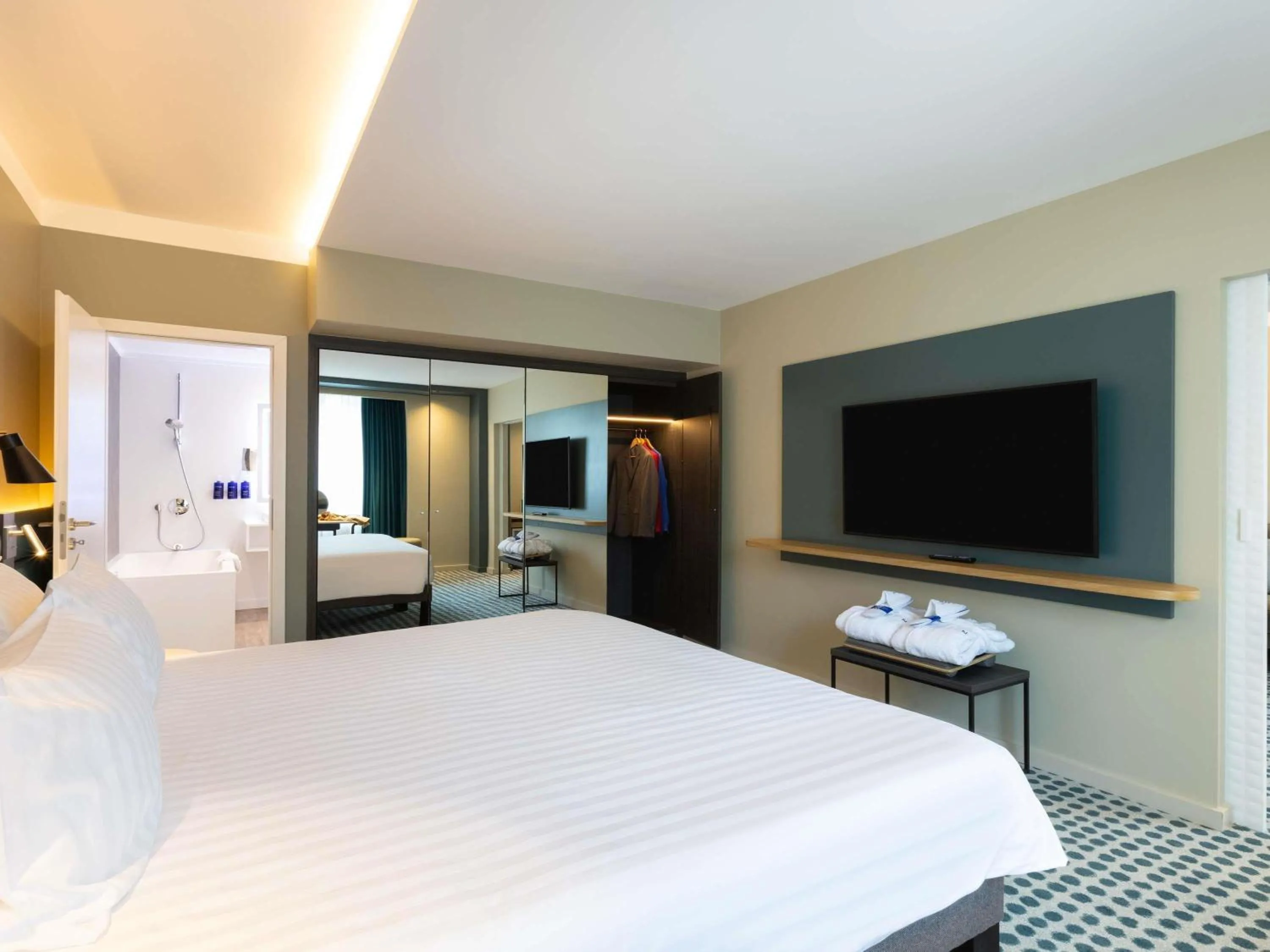 Bedroom, Bed in Novotel Luxembourg Kirchberg