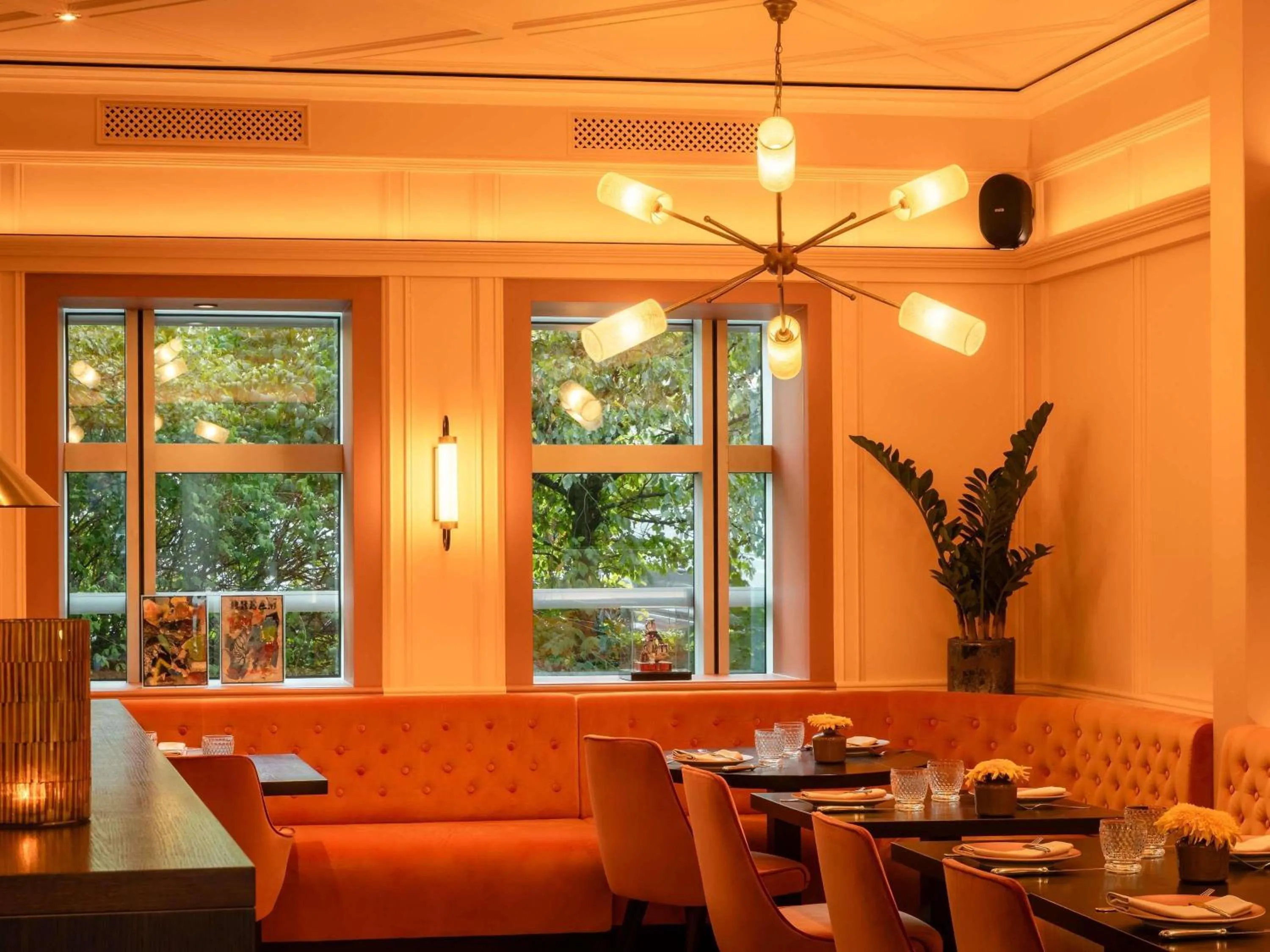 Restaurant/places to eat in Sofitel Luxembourg Europe