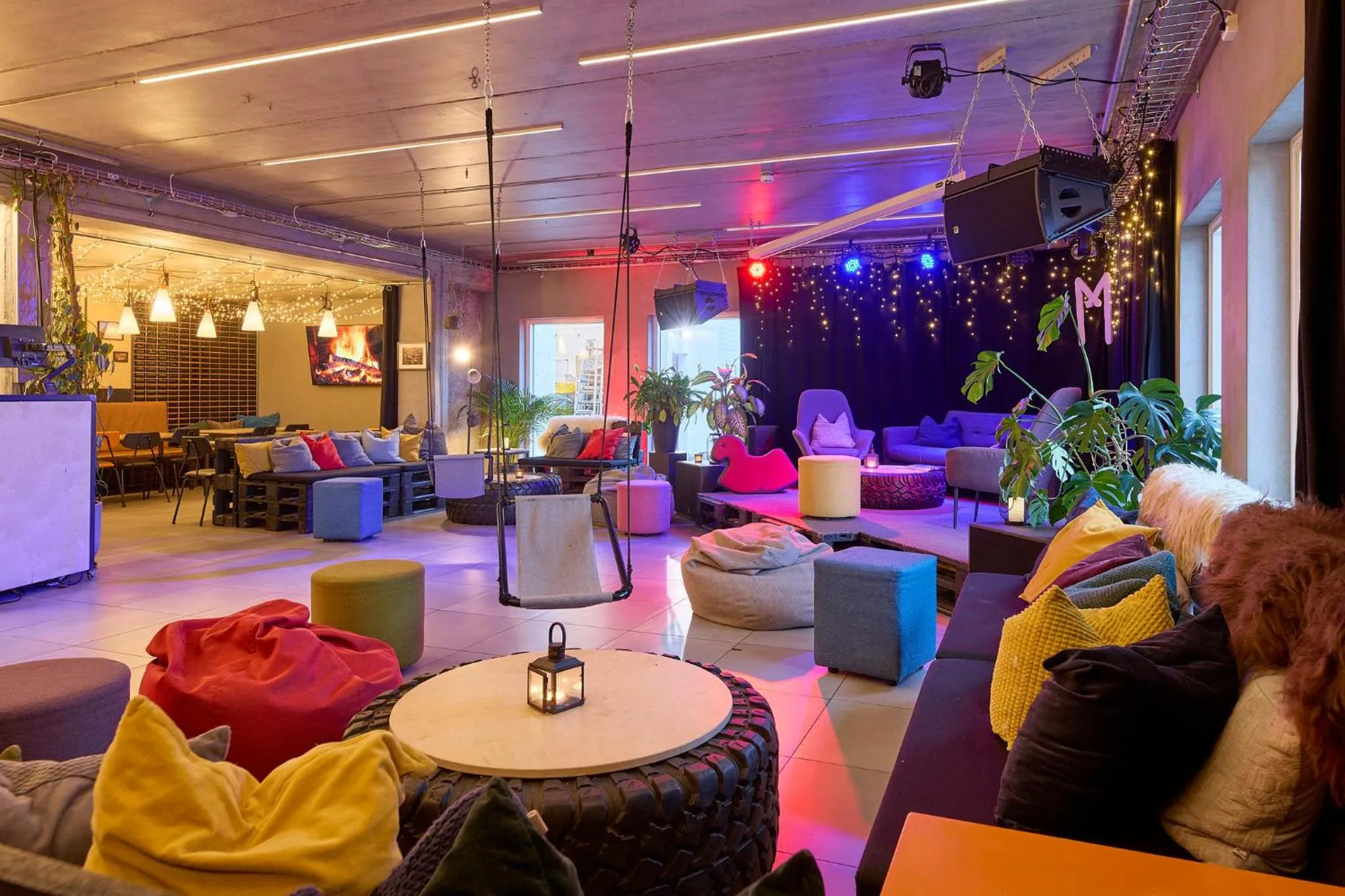 Restaurant/places to eat in Midgard Base Camp