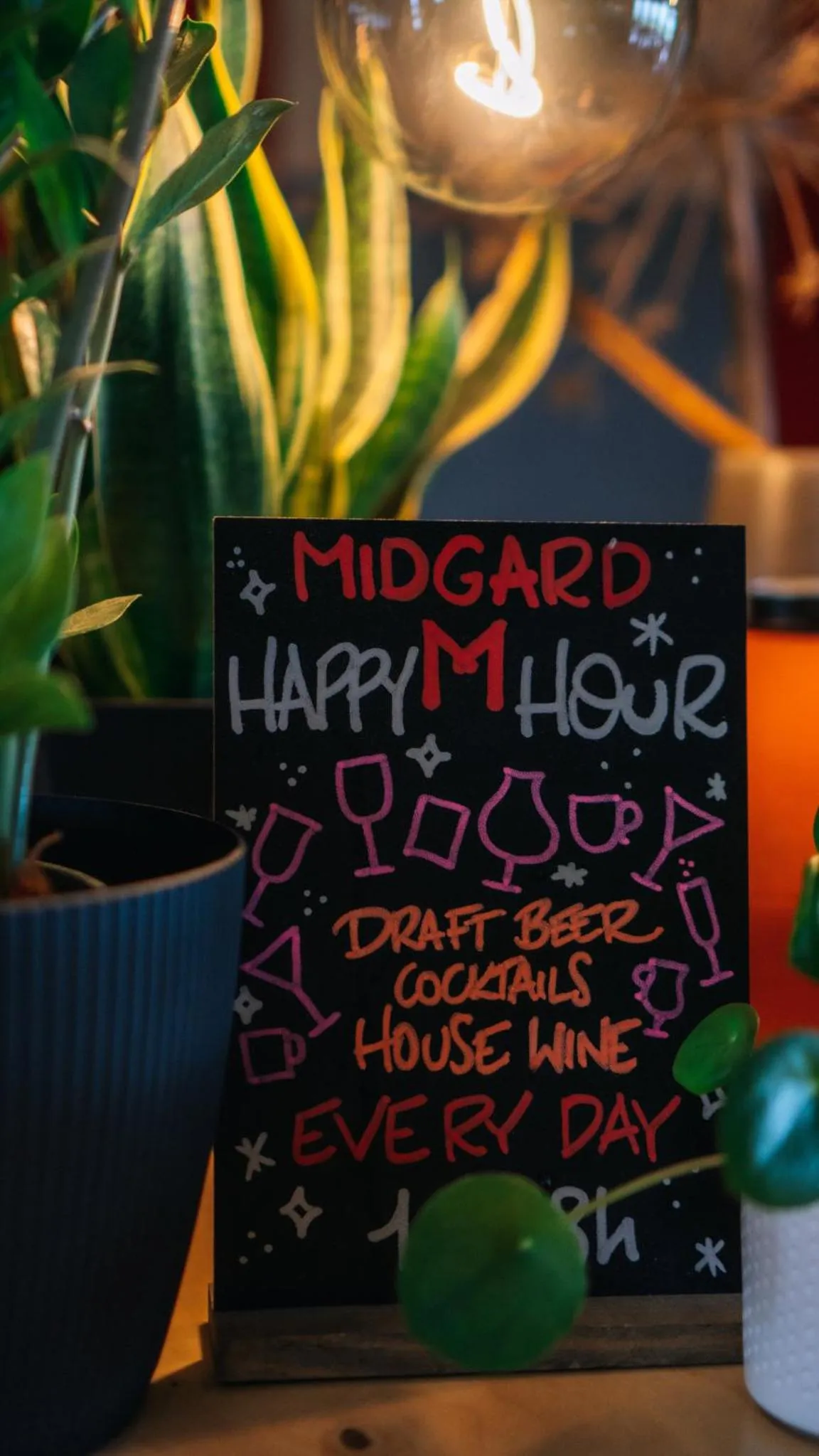 Restaurant/places to eat in Midgard Base Camp