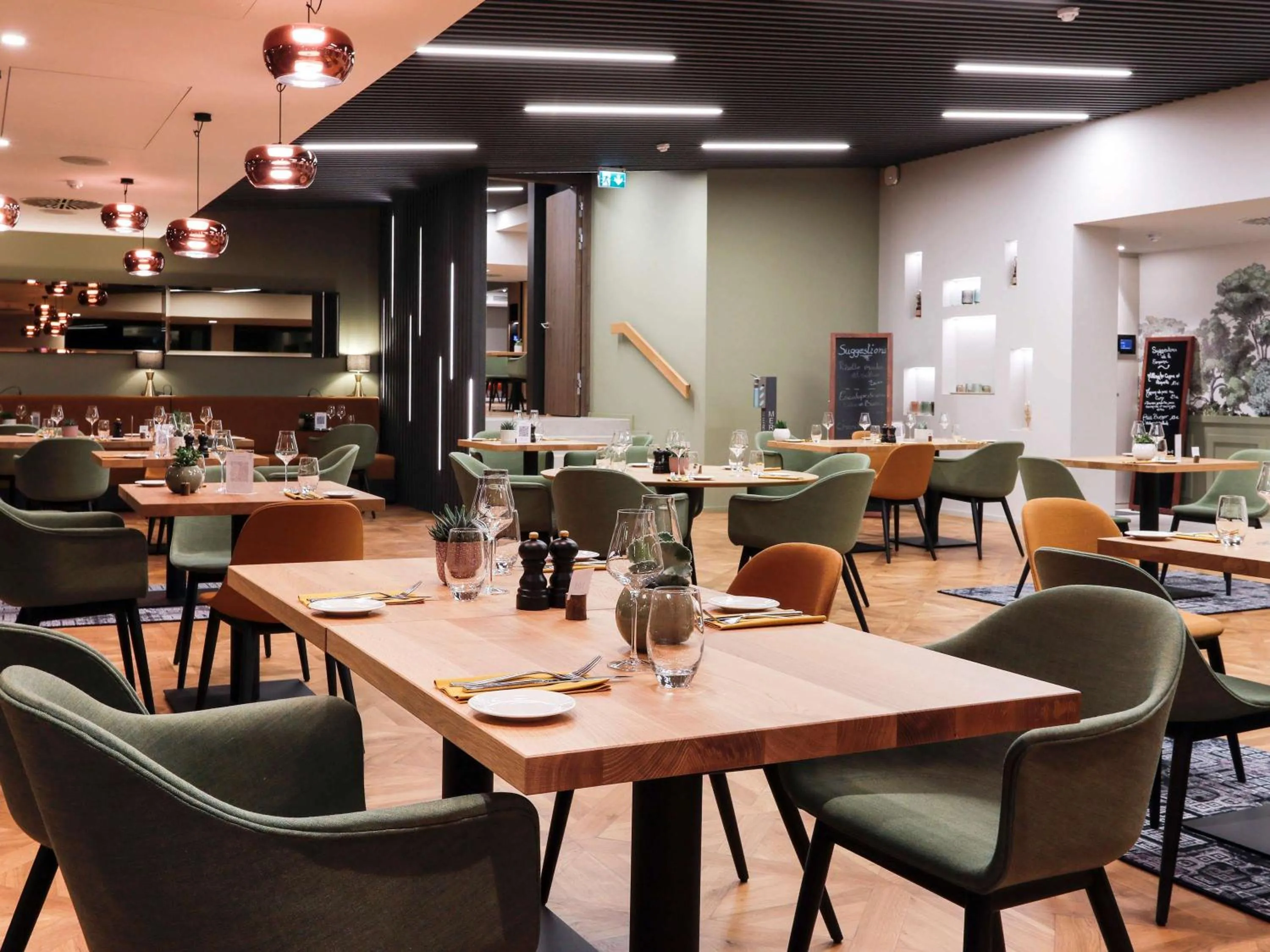 Restaurant/places to eat in Mercure Luxembourg Kikuoka Golf & Spa