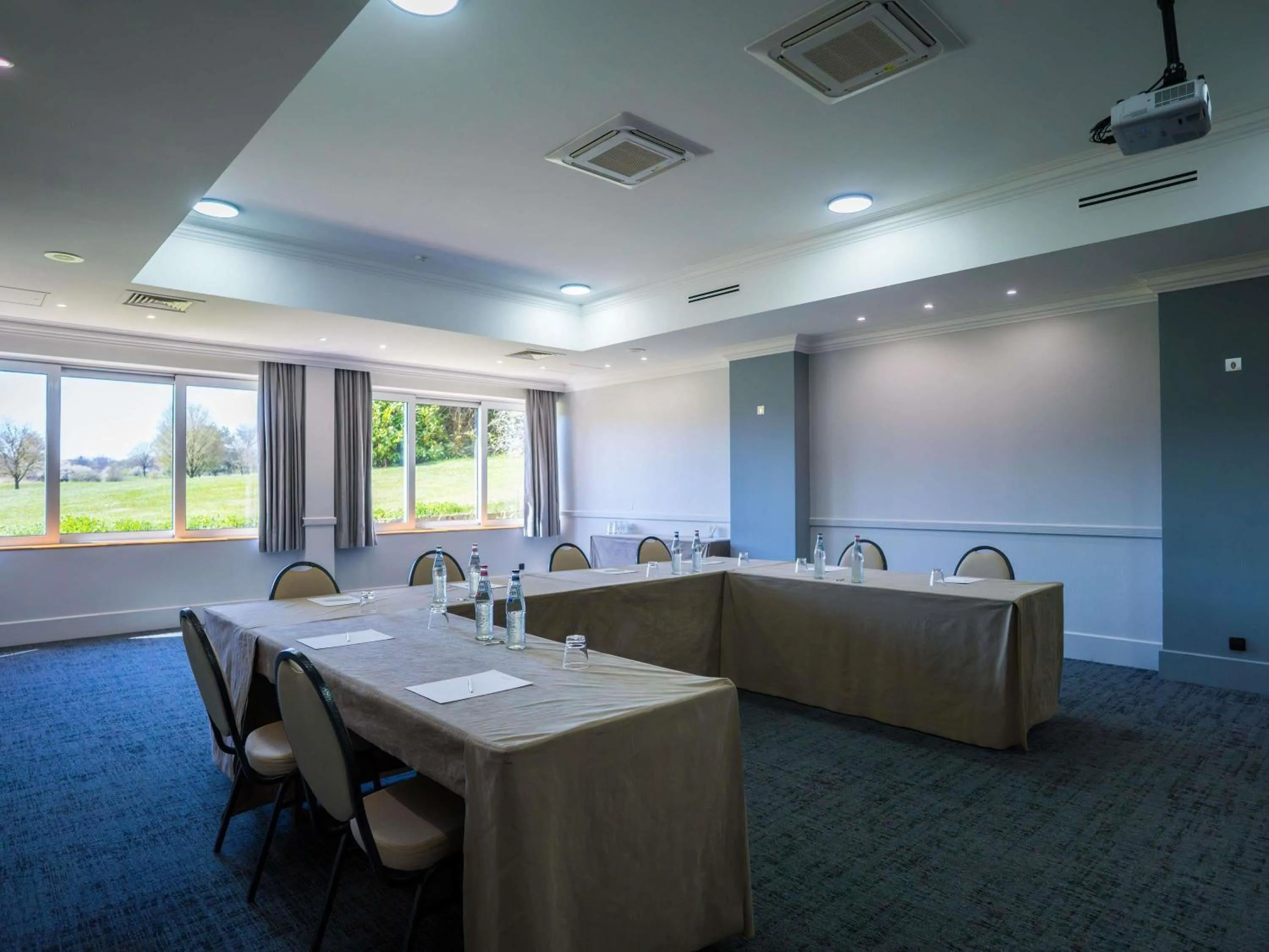 Meeting/conference room in Mercure Luxembourg Kikuoka Golf & Spa