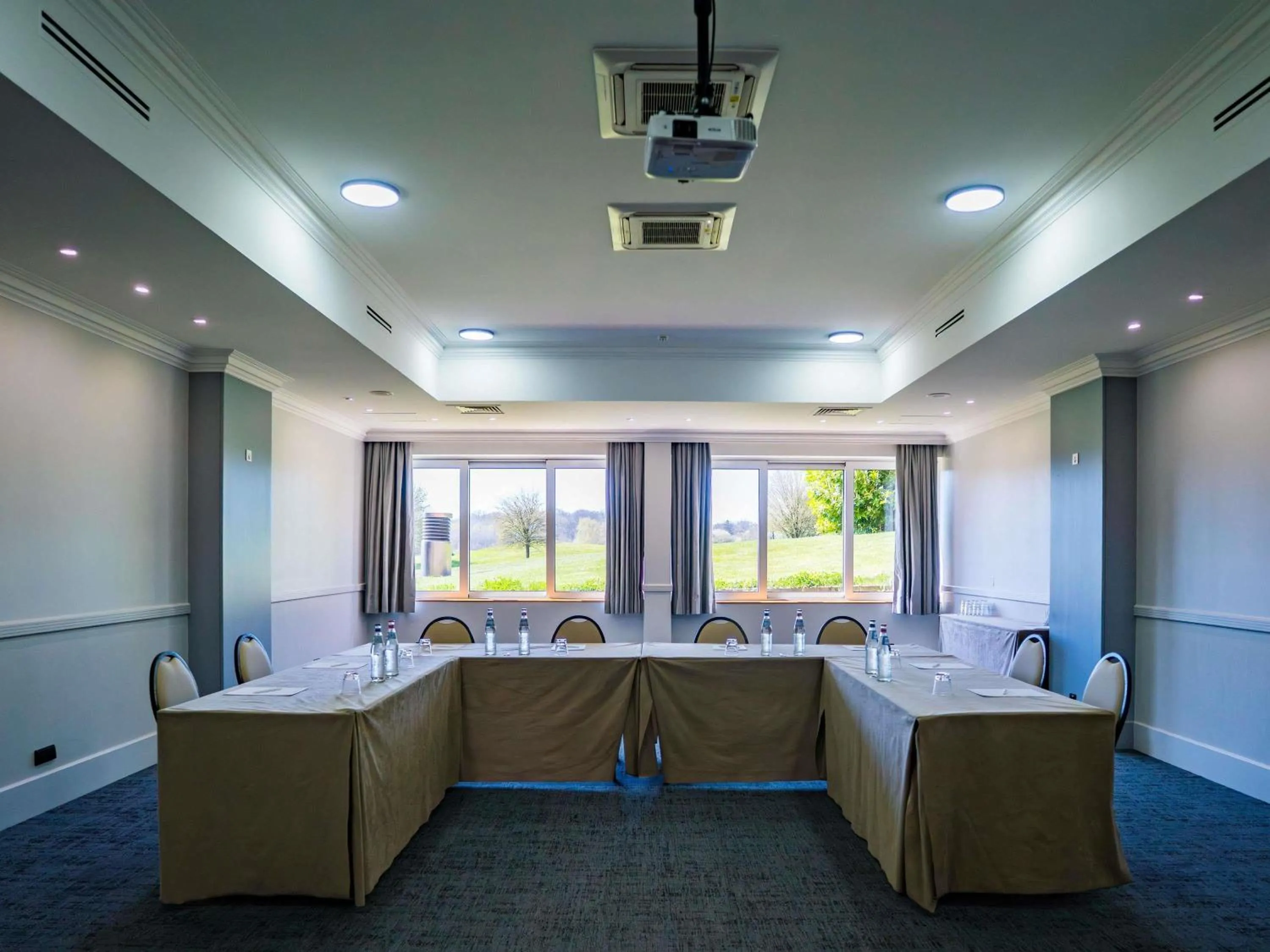 Meeting/conference room in Mercure Luxembourg Kikuoka Golf & Spa