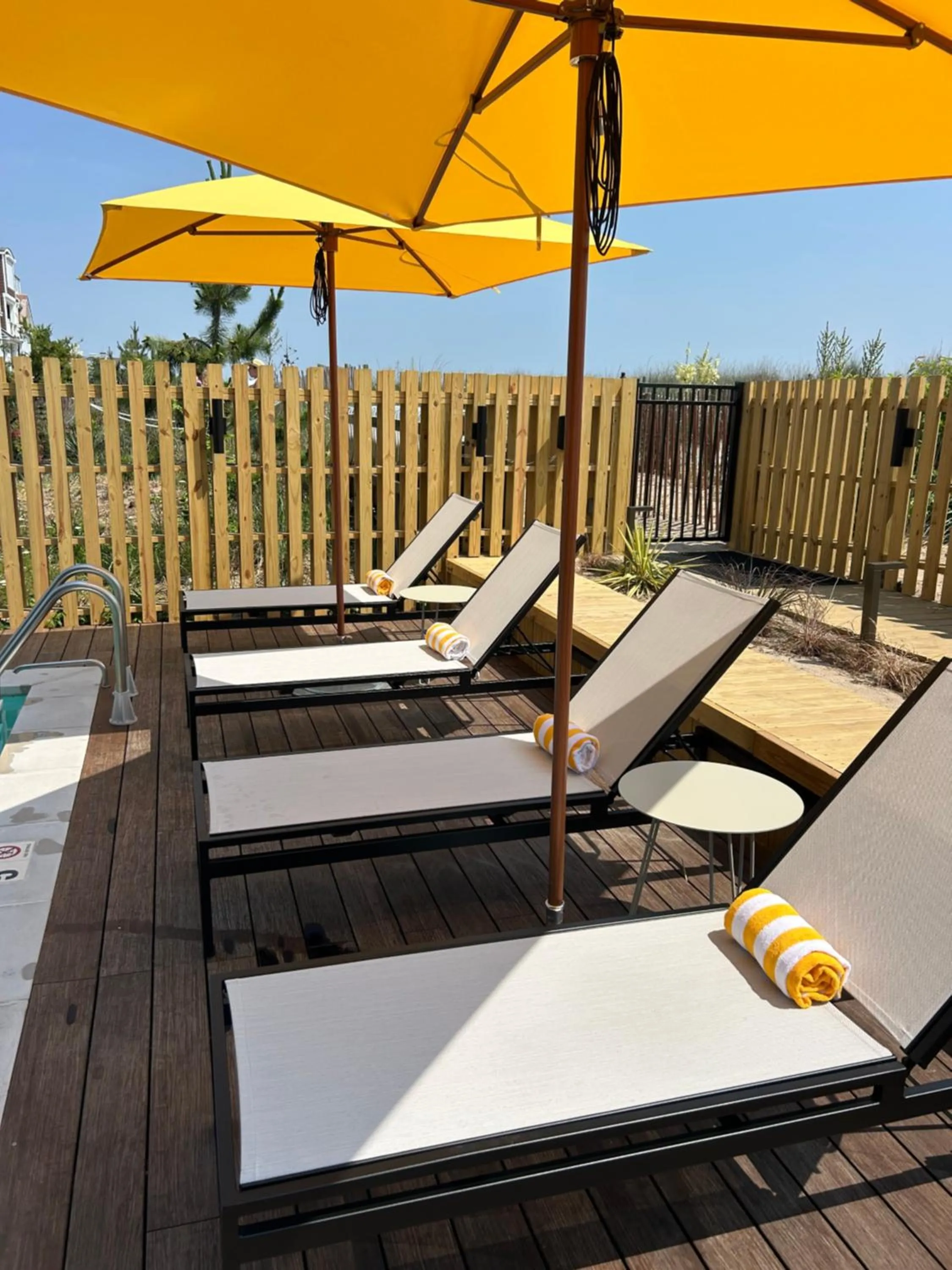 Swimming pool in Atlantic View Hotel