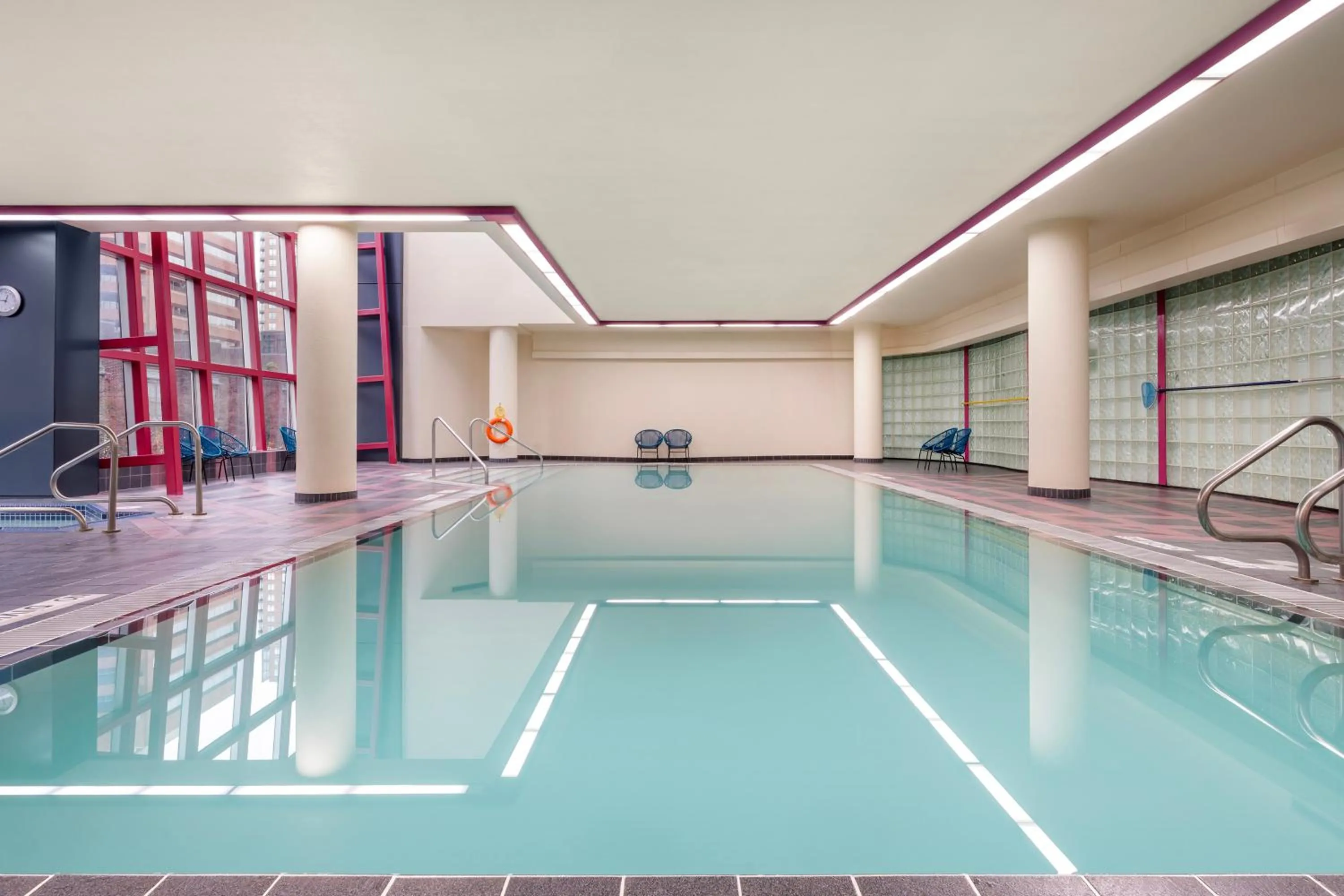 Swimming pool in Embarc Vancouver