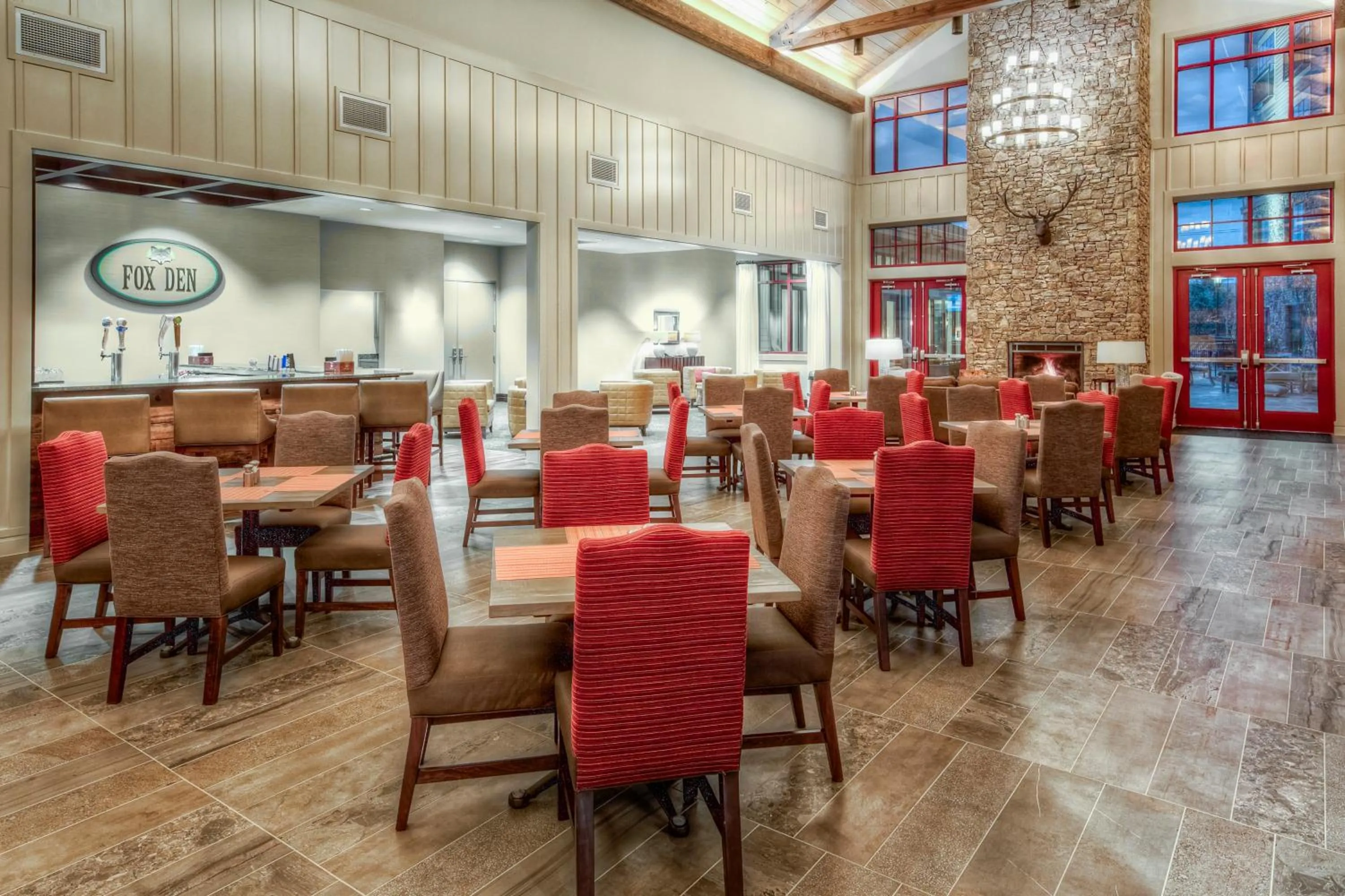 Restaurant/places to eat in Black Fox Lodge Pigeon Forge, Tapestry Collection by Hilton