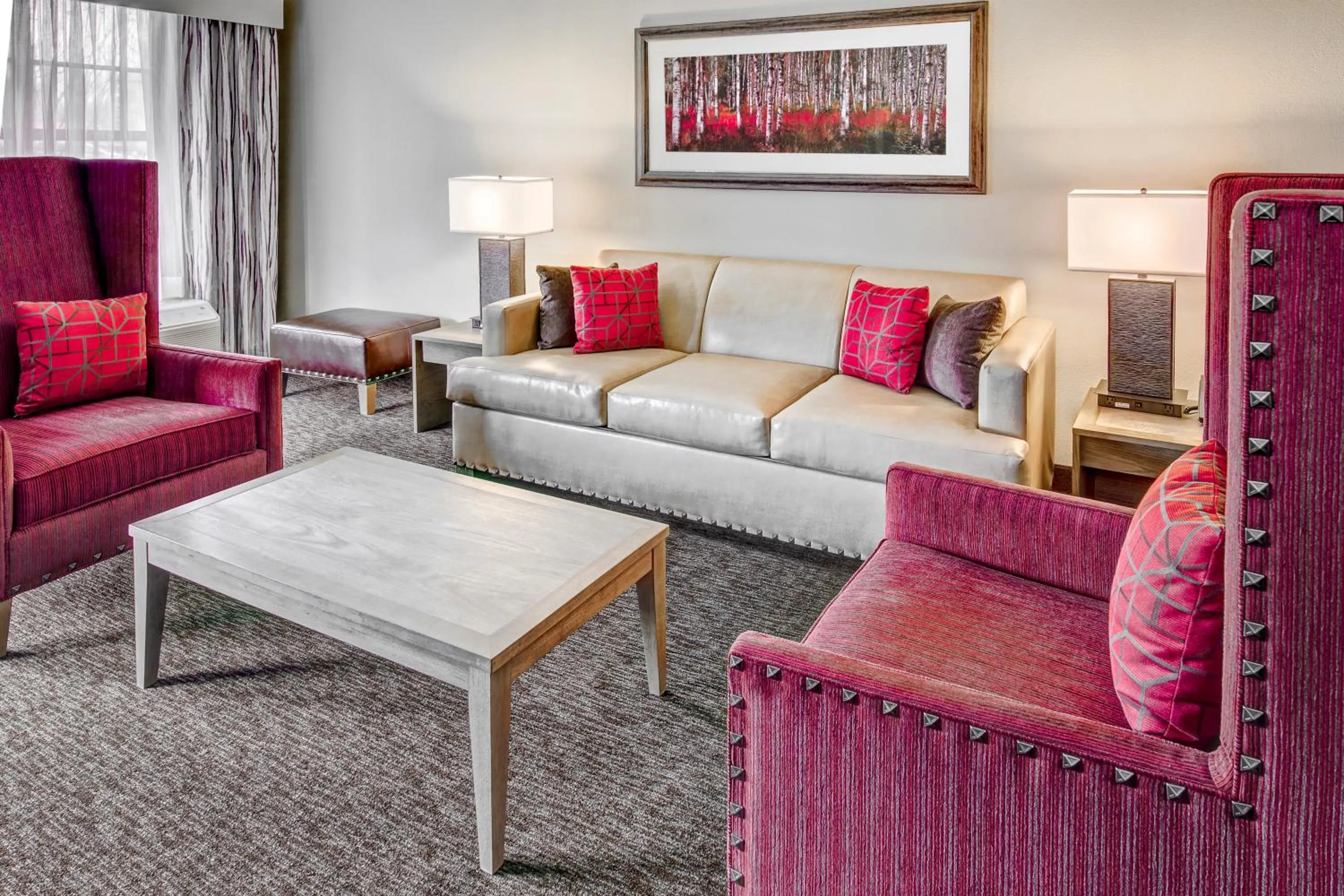 Living room in Black Fox Lodge Pigeon Forge, Tapestry Collection by Hilton