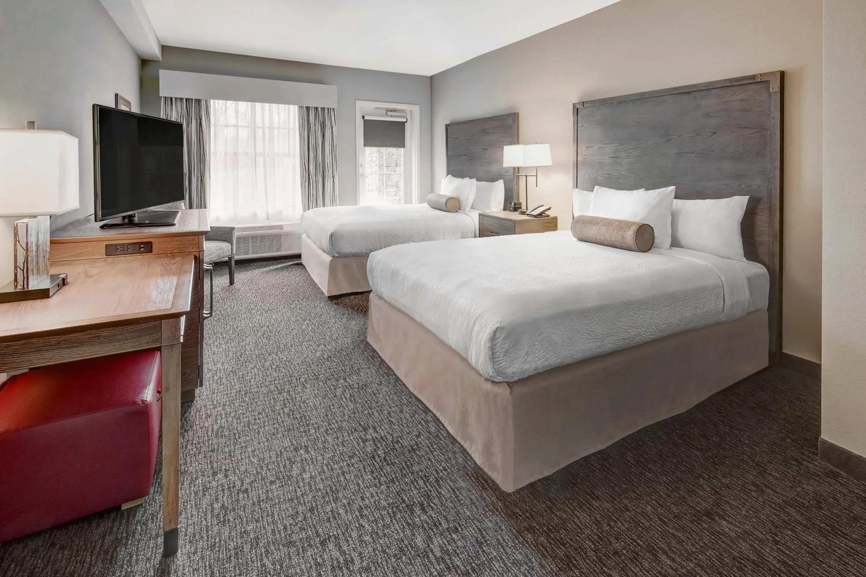 Bedroom, Bed in Black Fox Lodge Pigeon Forge, Tapestry Collection by Hilton