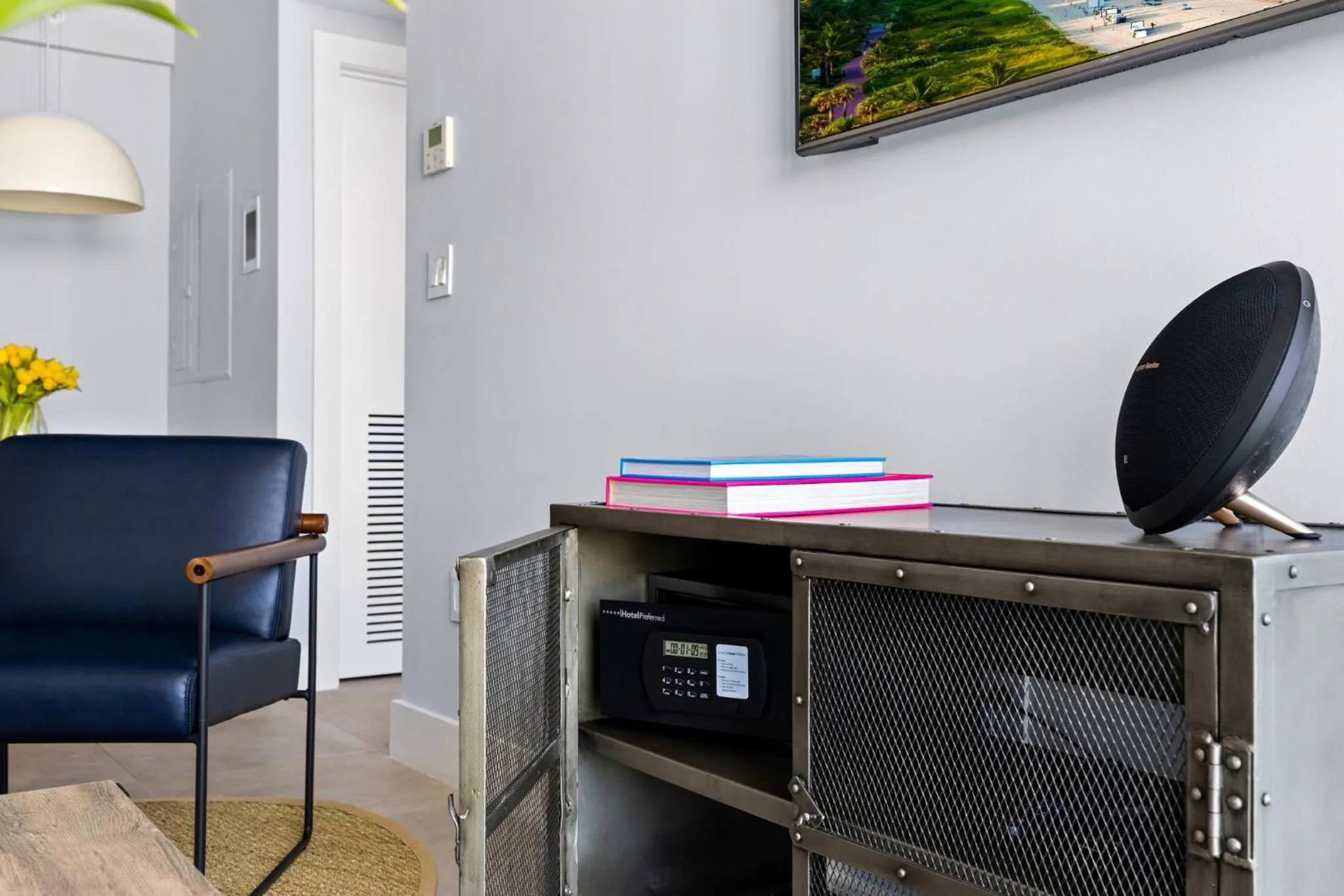 TV and multimedia in ABAE Hotel by Eskape Collection