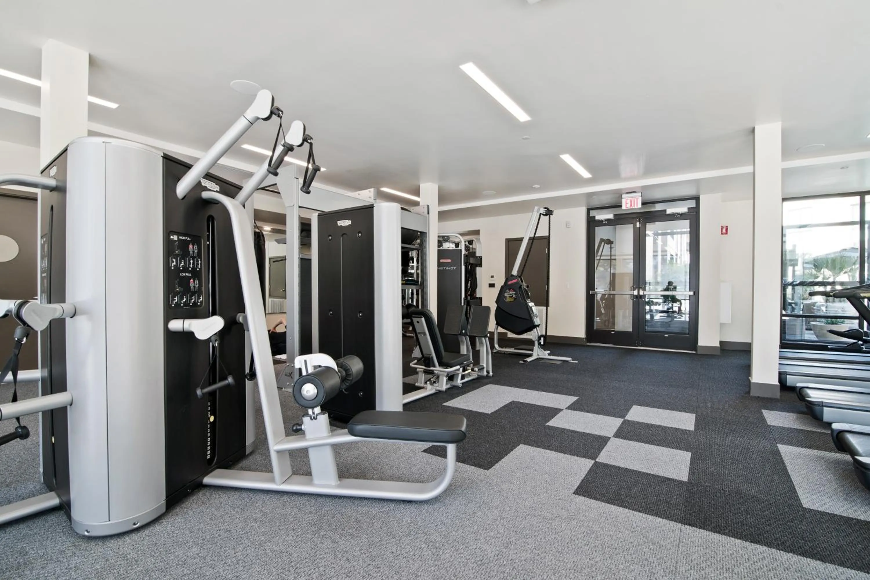 Fitness centre/facilities in Global Luxury Suites at Downtown Mountain View