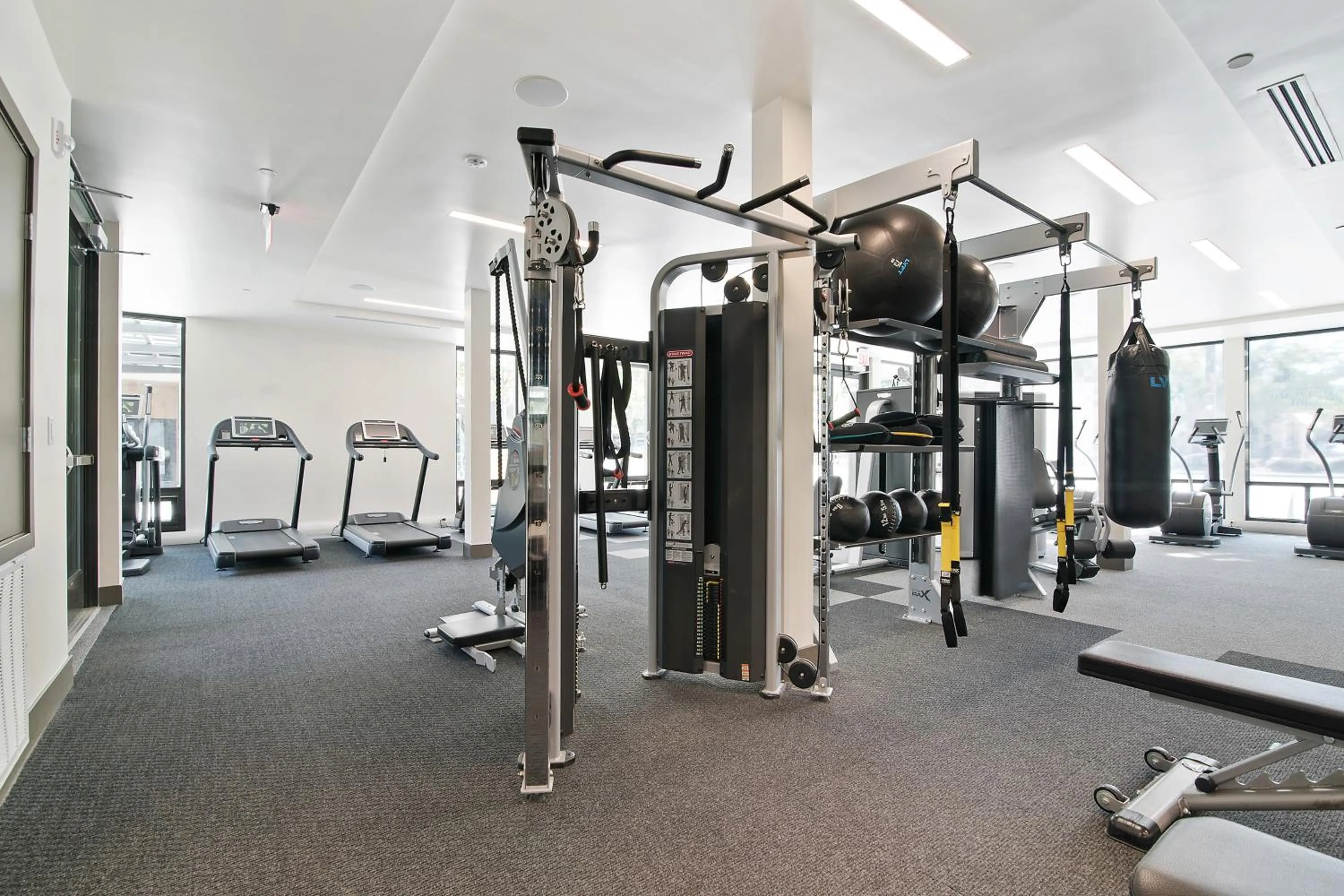 Fitness centre/facilities in Global Luxury Suites at Downtown Mountain View