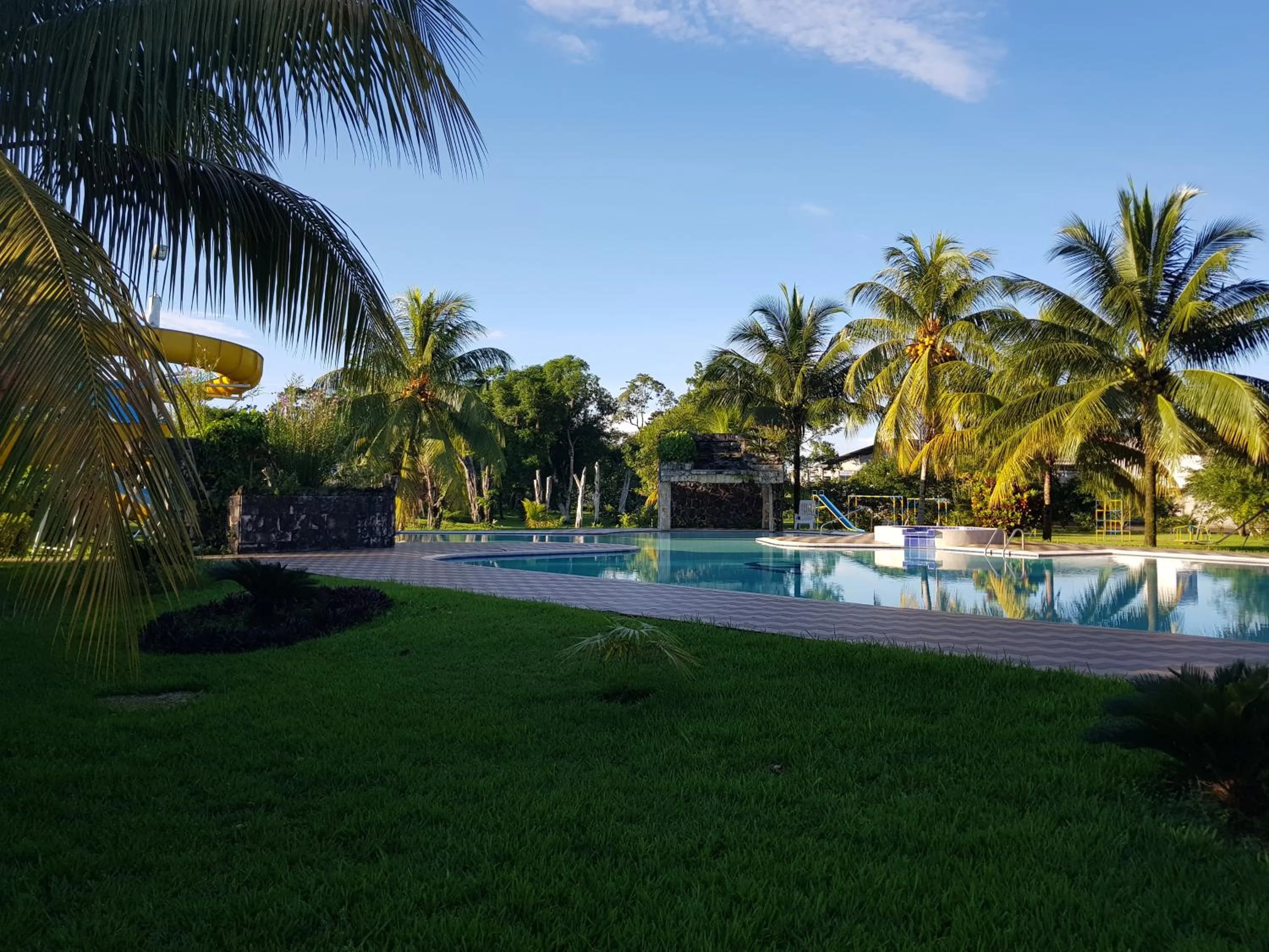 Swimming pool in Gran Hotel De Lago - Lago Agrio