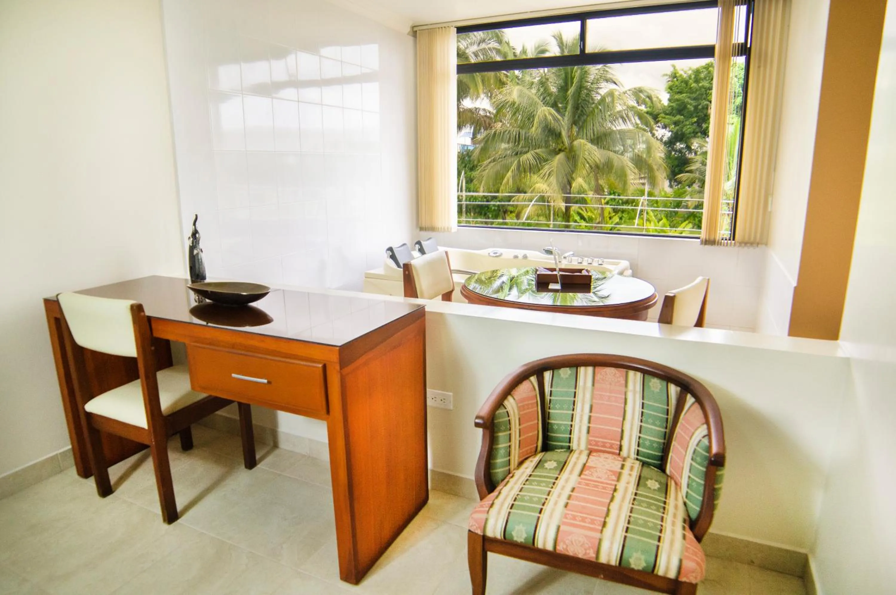 Living room in Gran Hotel De Lago - Lago Agrio