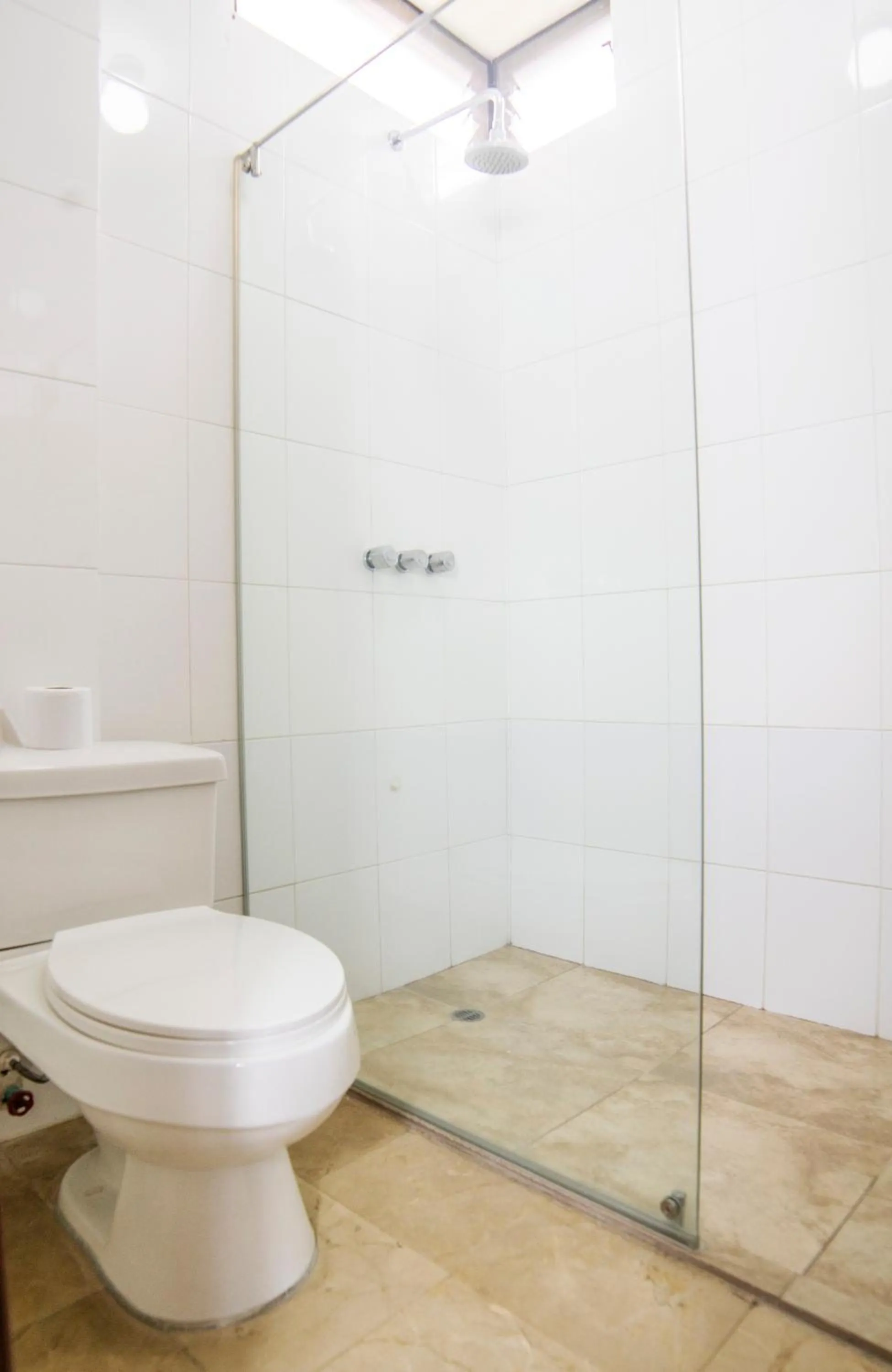 Shower in Gran Hotel De Lago - Lago Agrio