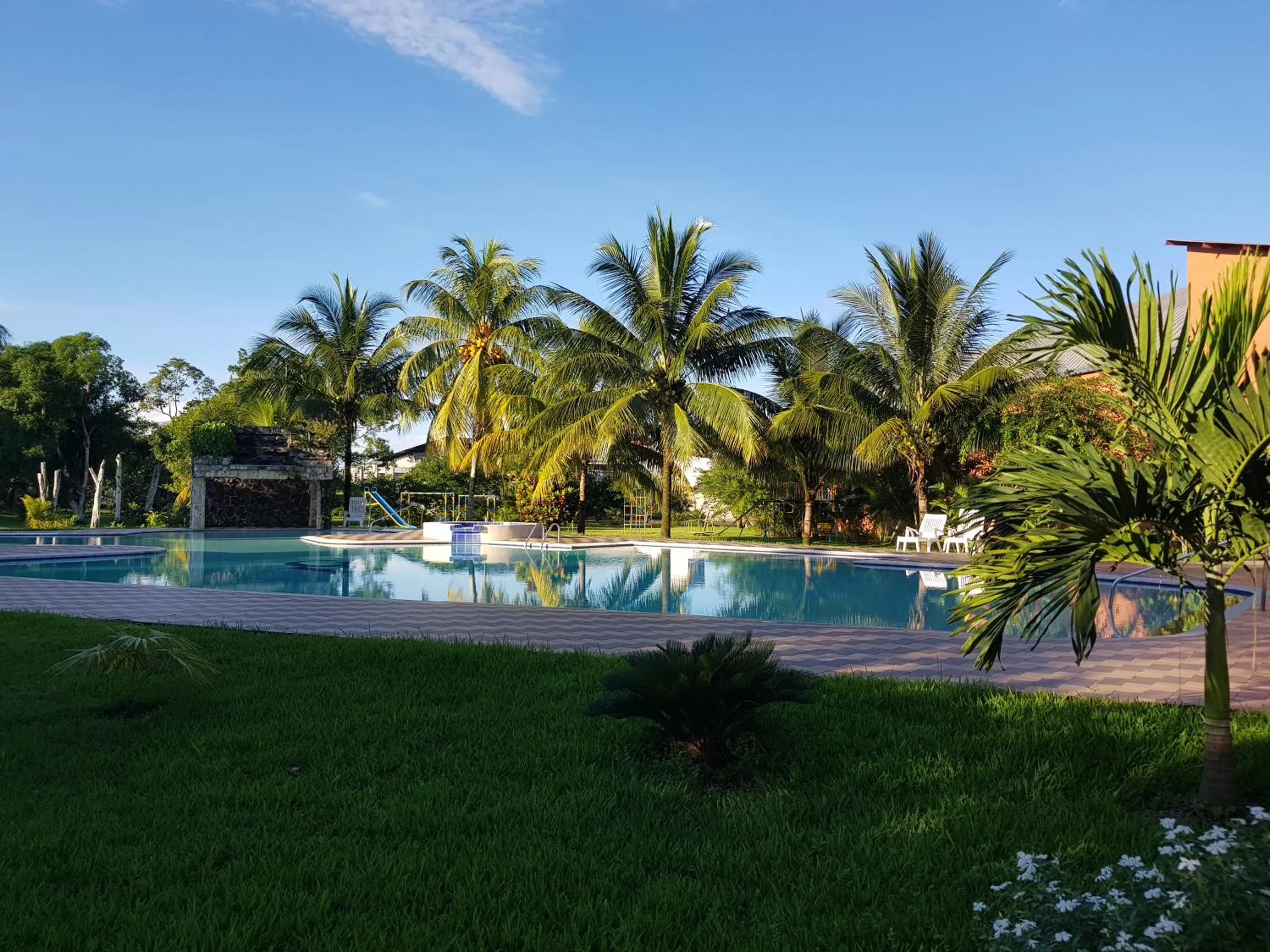 Swimming pool in Gran Hotel De Lago - Lago Agrio