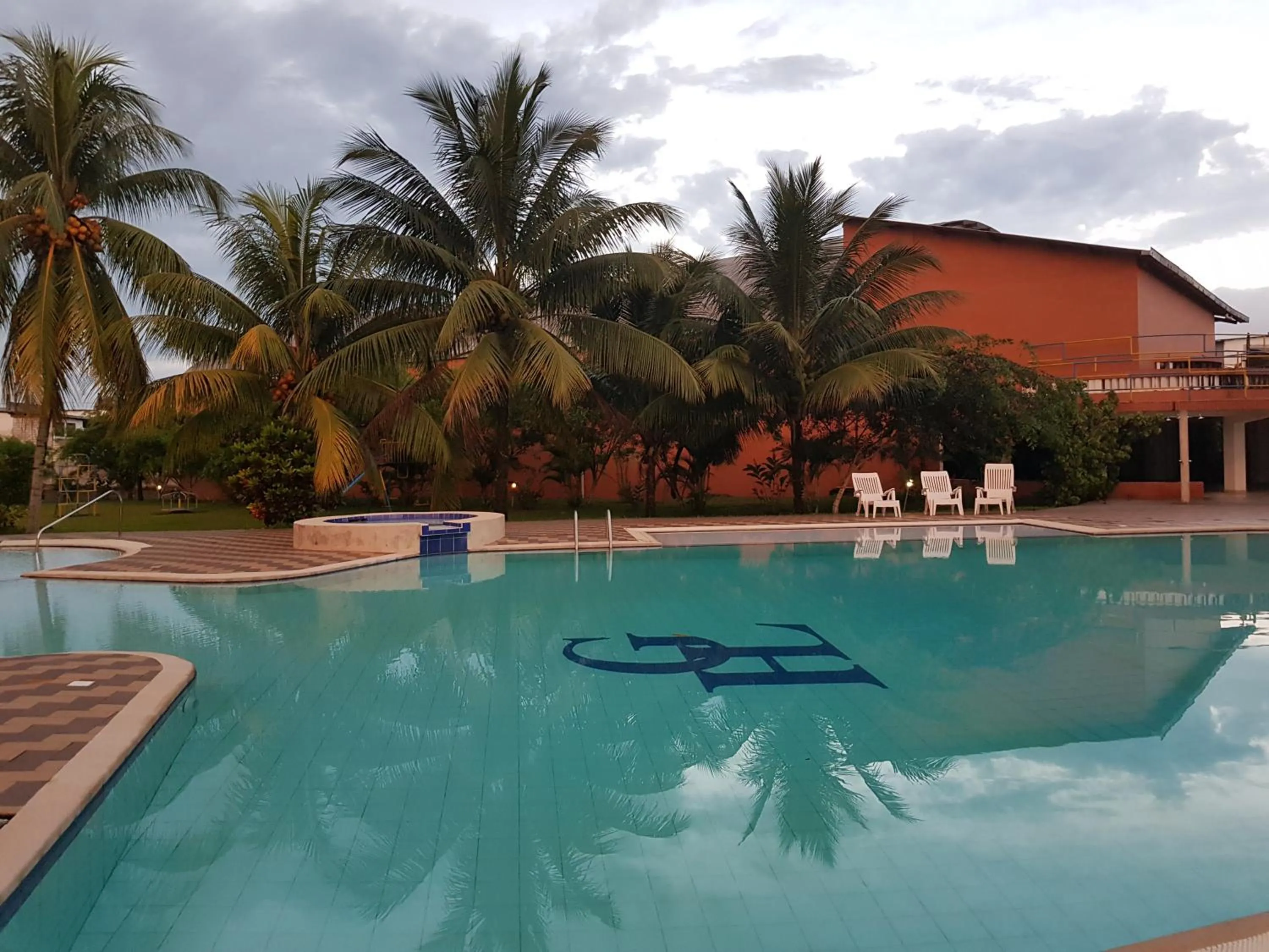 Swimming pool in Gran Hotel De Lago - Lago Agrio