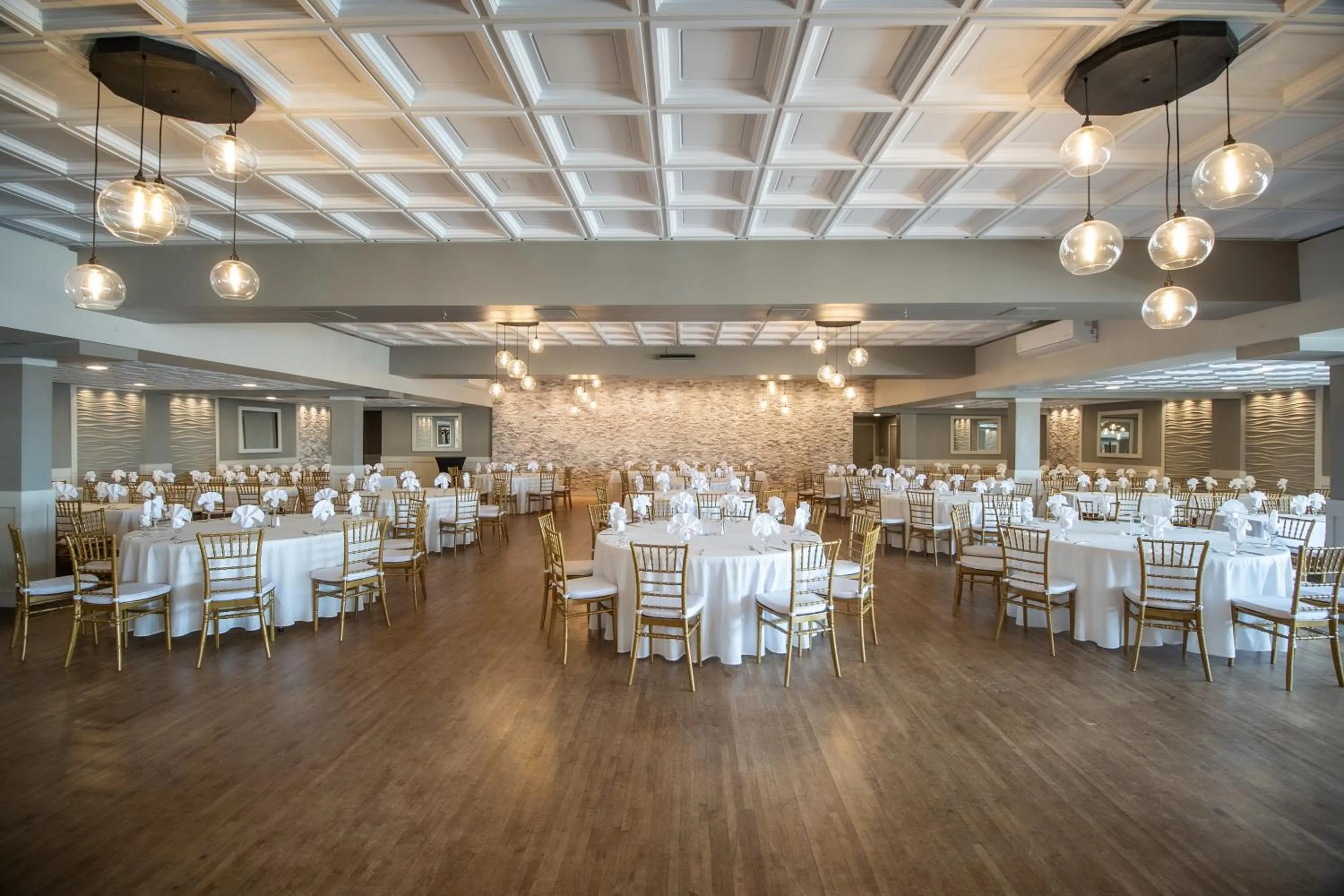 Banquet/Function facilities in Terrace Bay Hotel - Lakefront