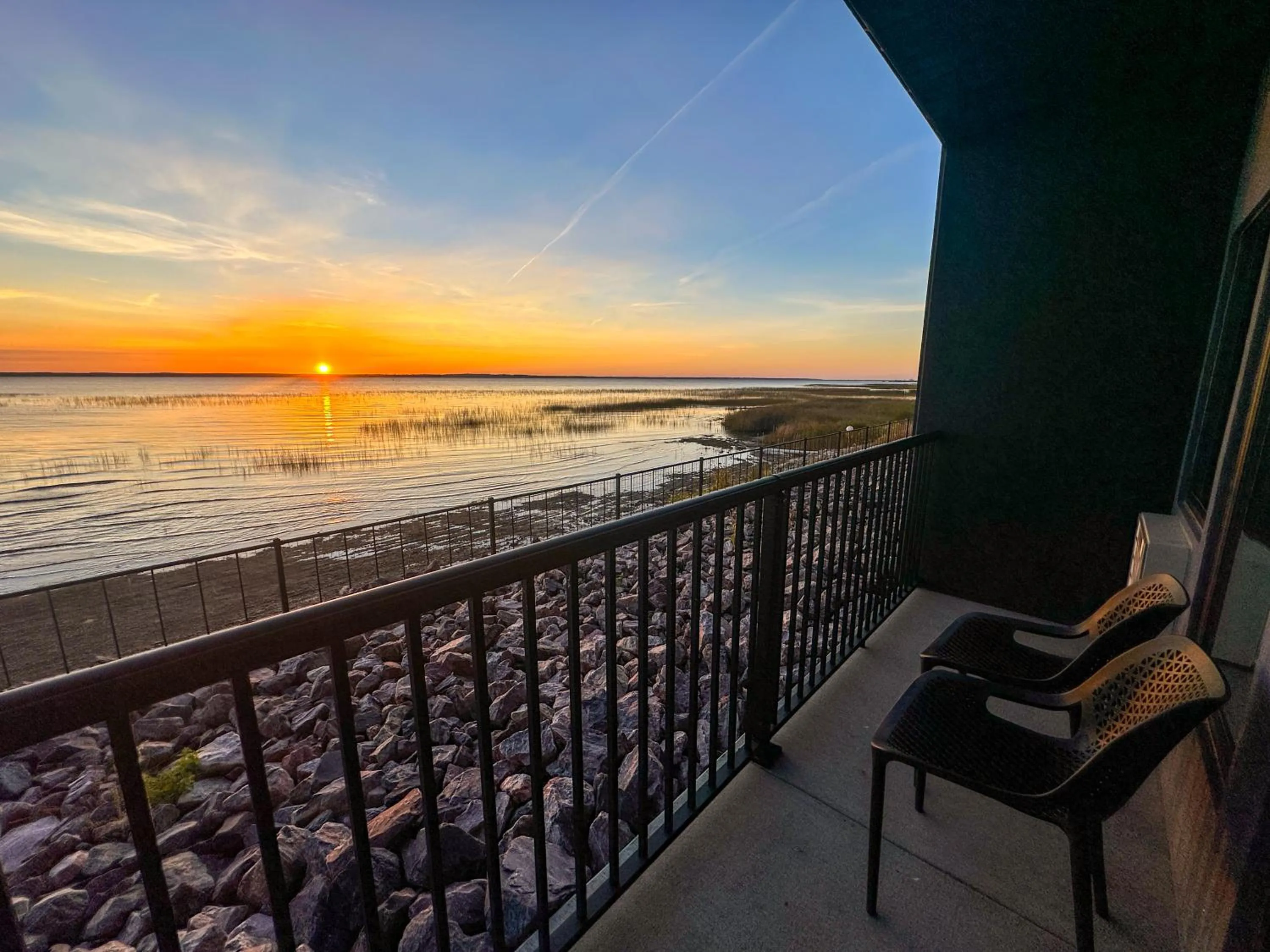 Property building in Terrace Bay Hotel - Lakefront