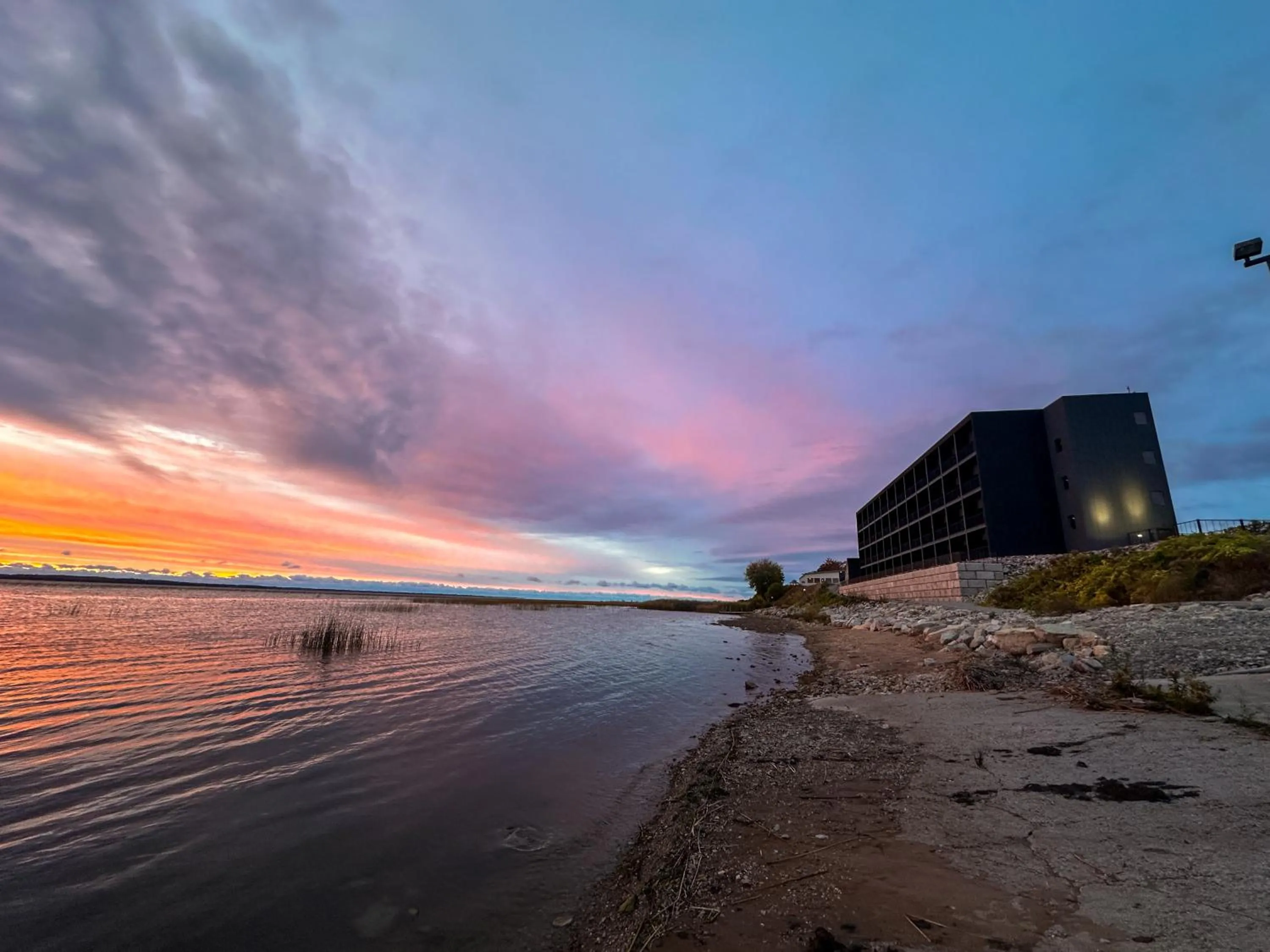 Property building in Terrace Bay Hotel - Lakefront