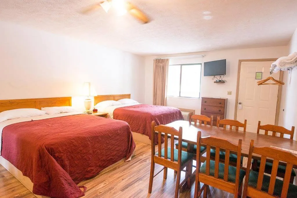 Restaurant/places to eat in Timber Pointe Resort