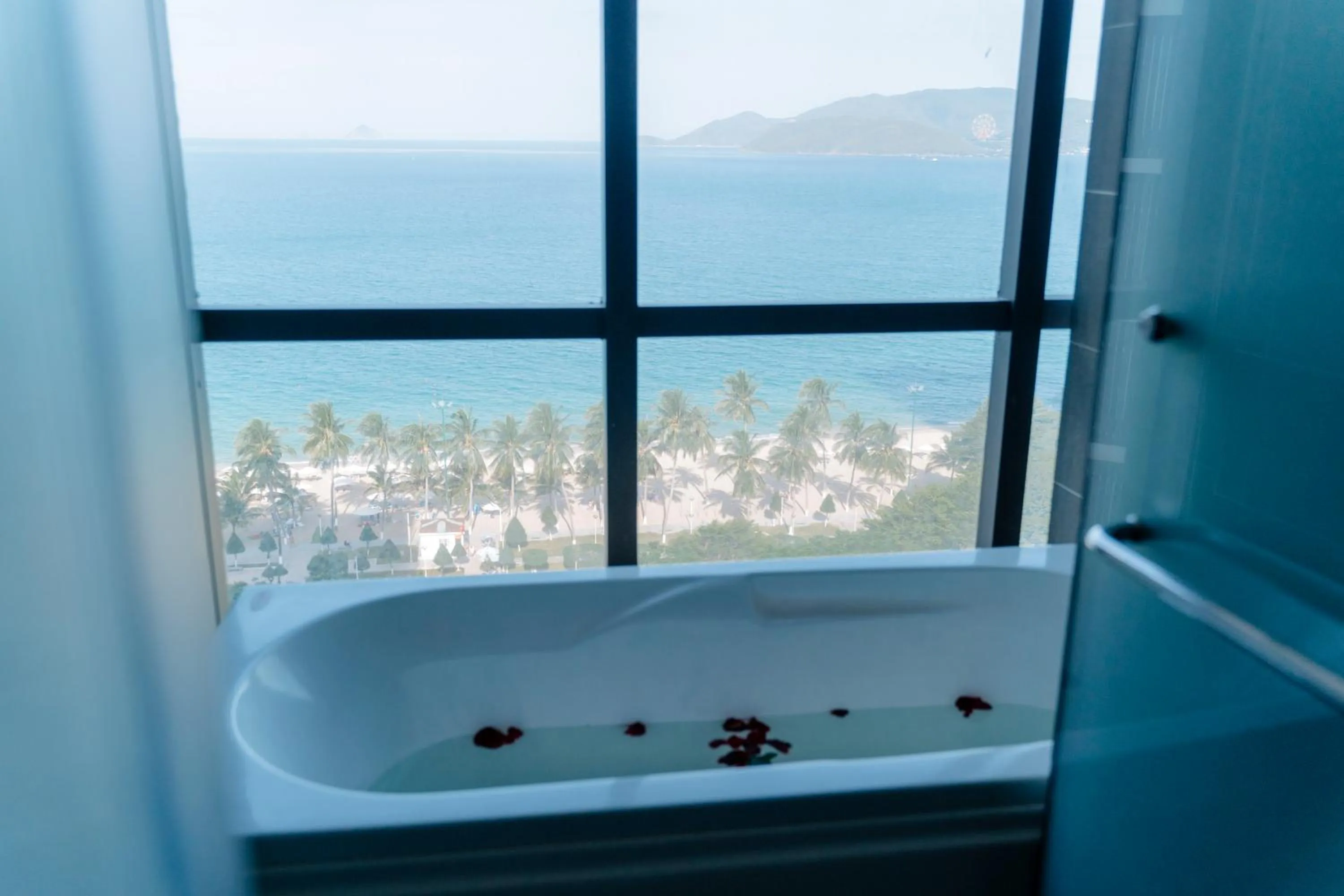 Bathroom in Venue Hotel Nha Trang Beach