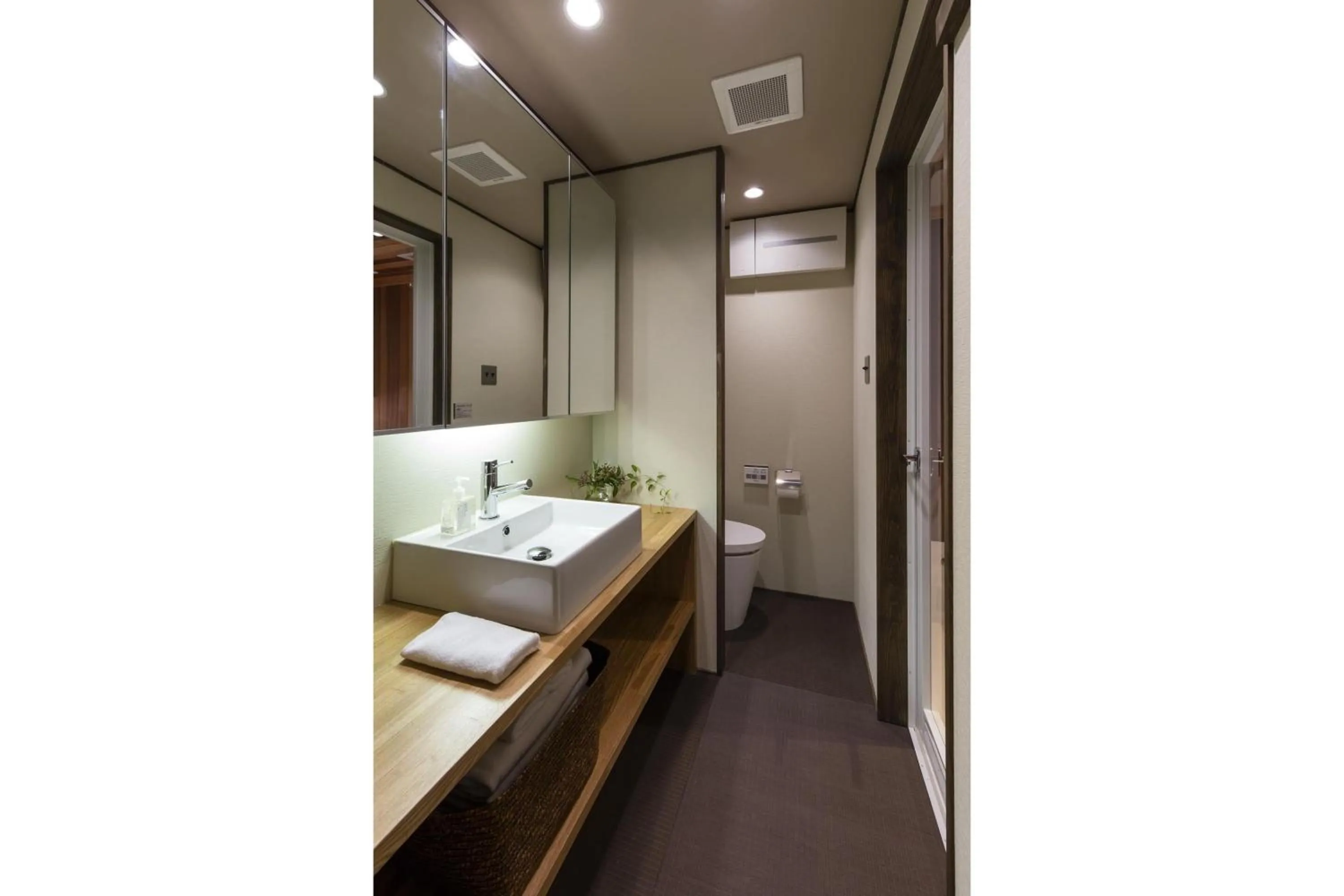 Bathroom, Bed in Gion Minami Banka Machiya House