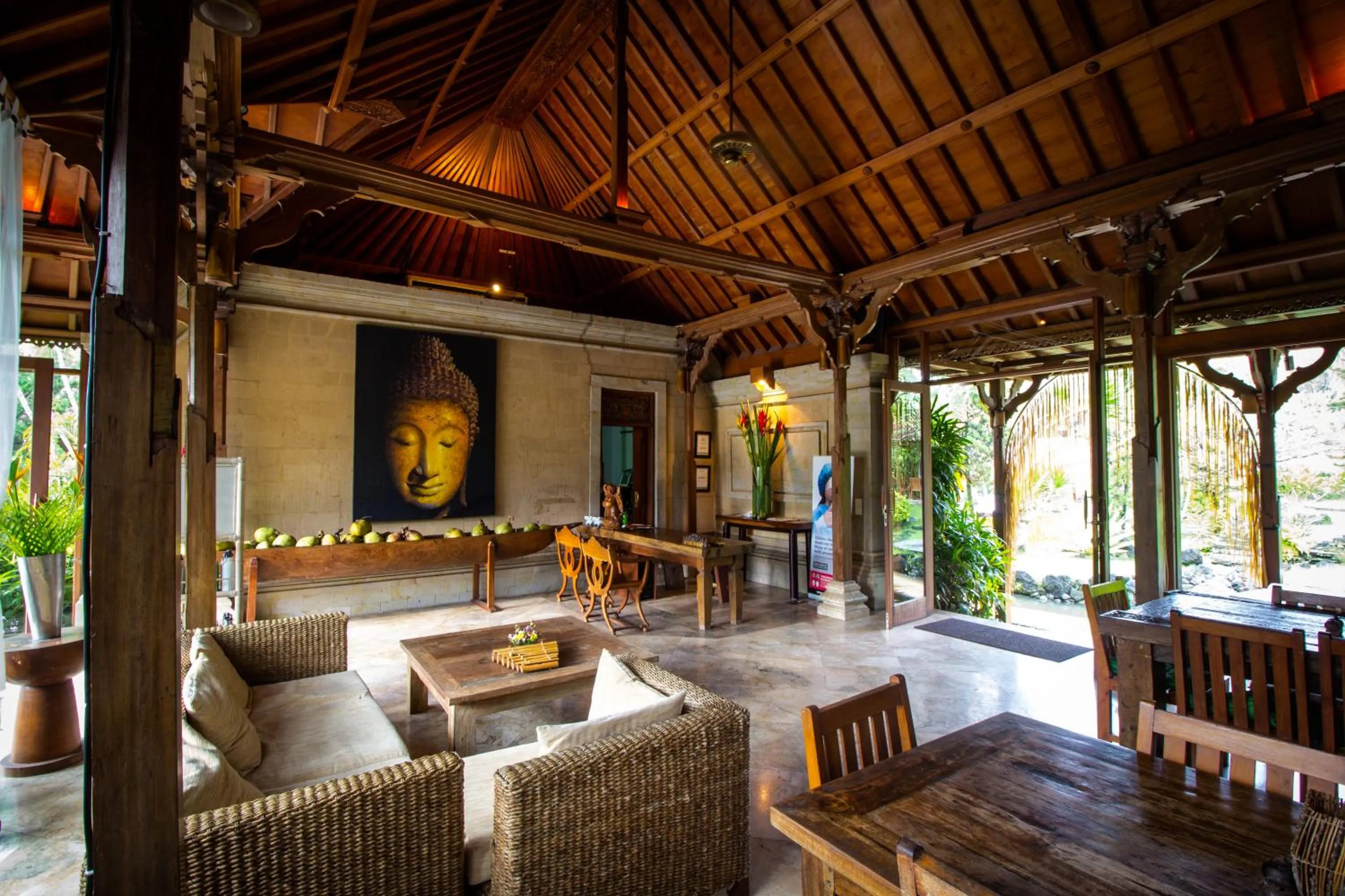 Restaurant/places to eat in Vision Villa Resort