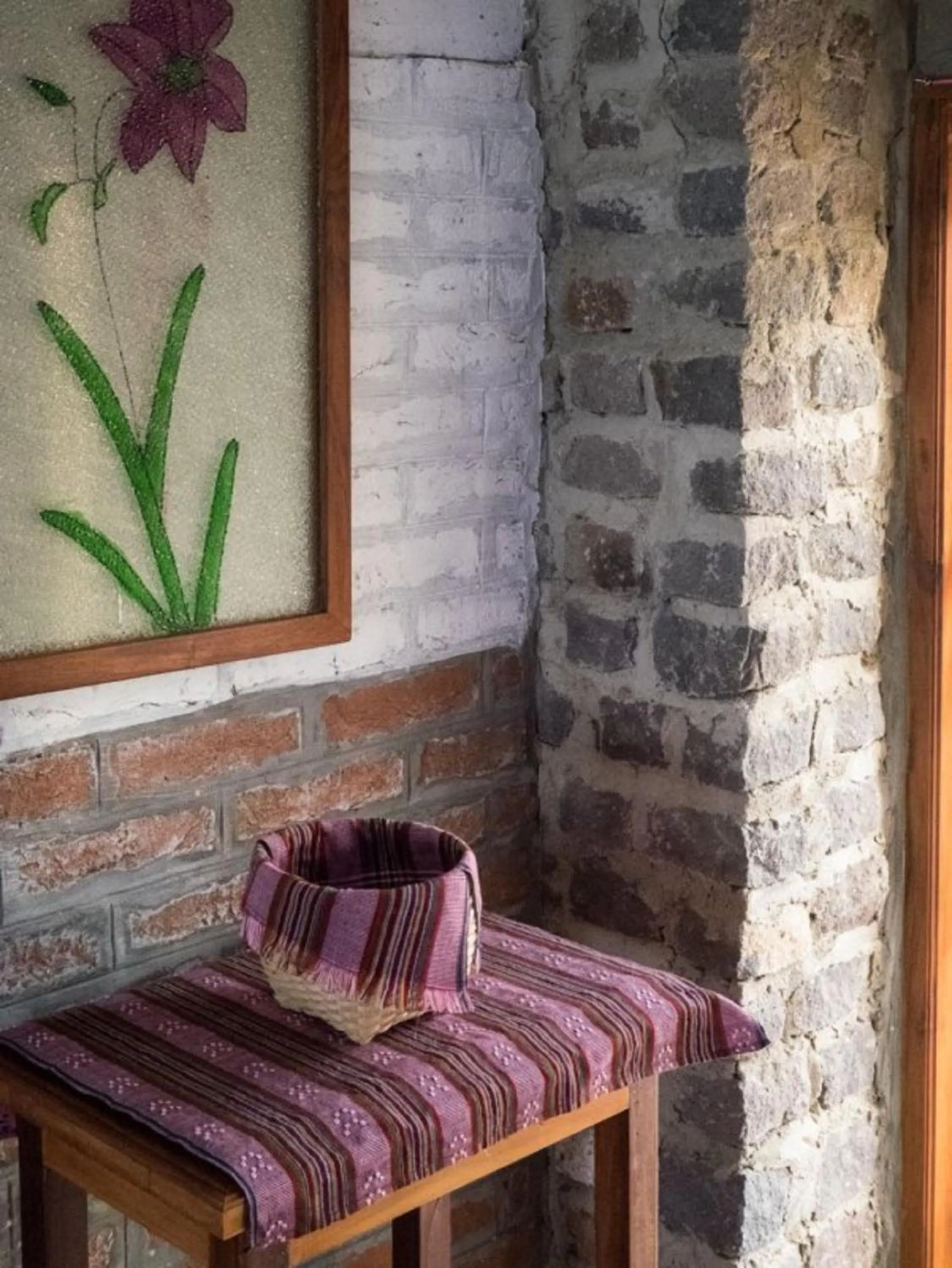 Decorative detail in Lei Thar Gone Guest House