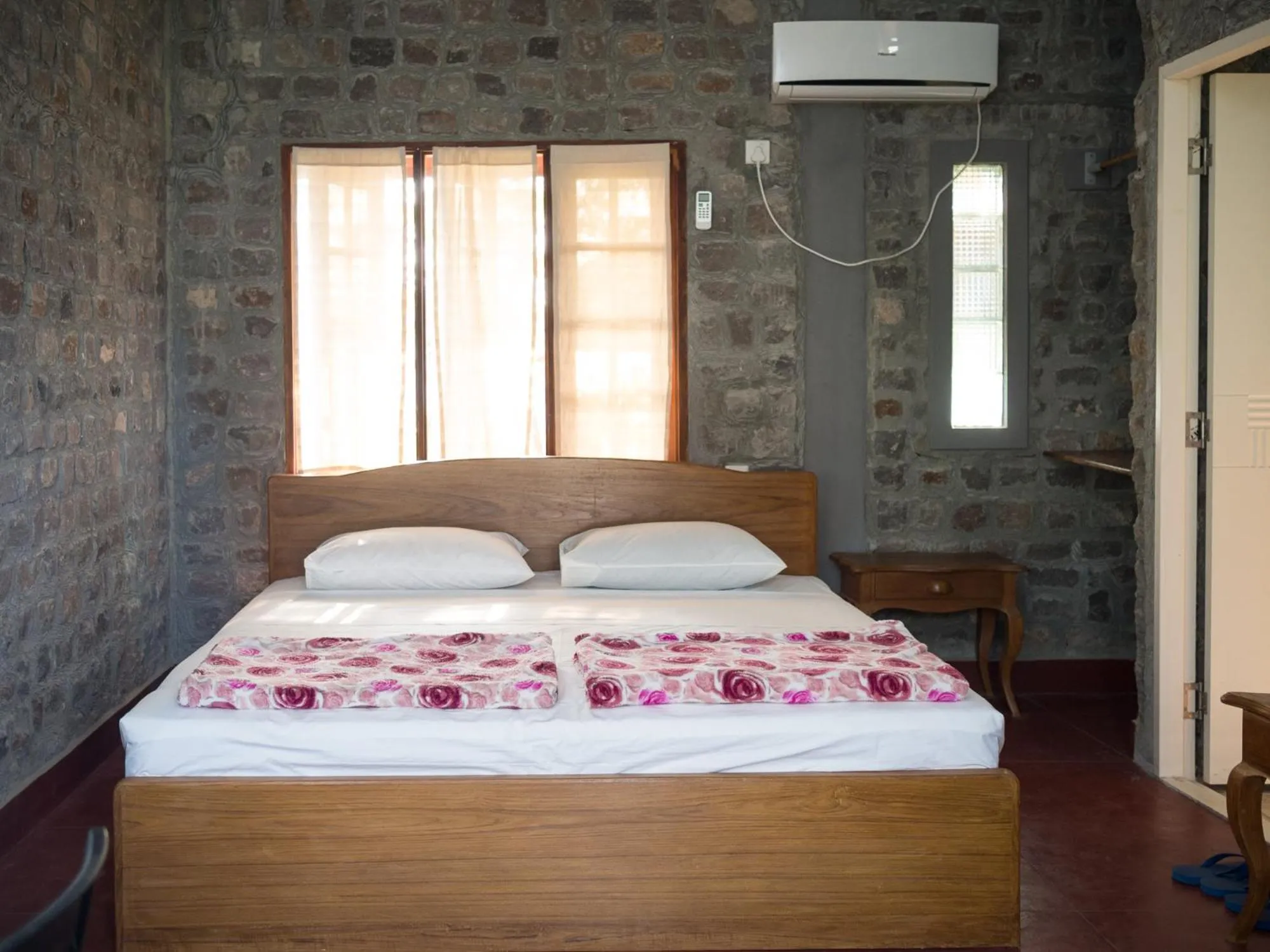 Bed in Lei Thar Gone Guest House