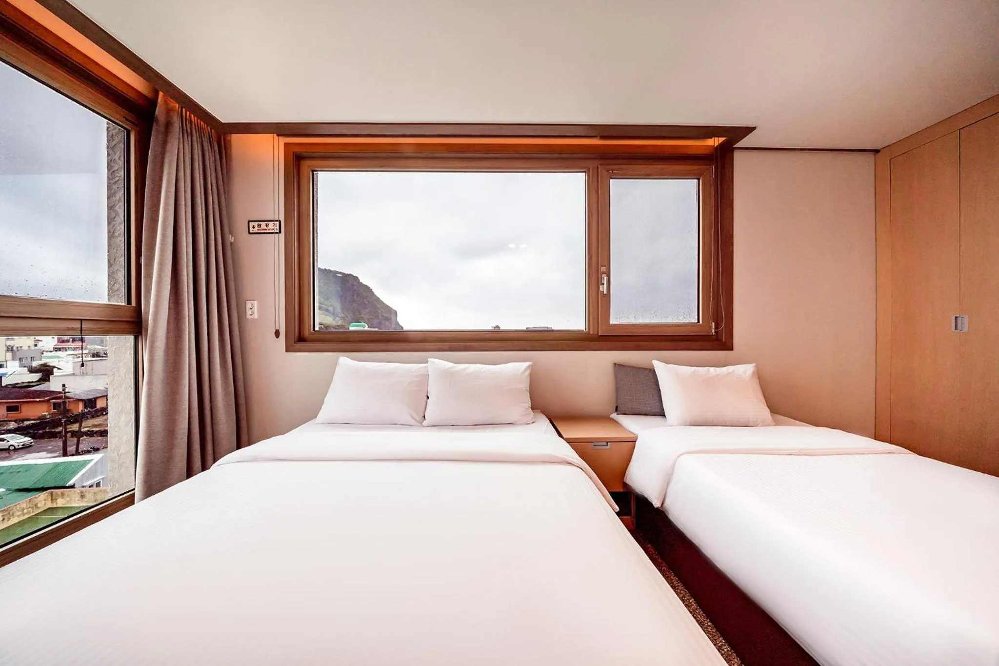 Mountain view, Bed in Sunrise Hotel Seongsan