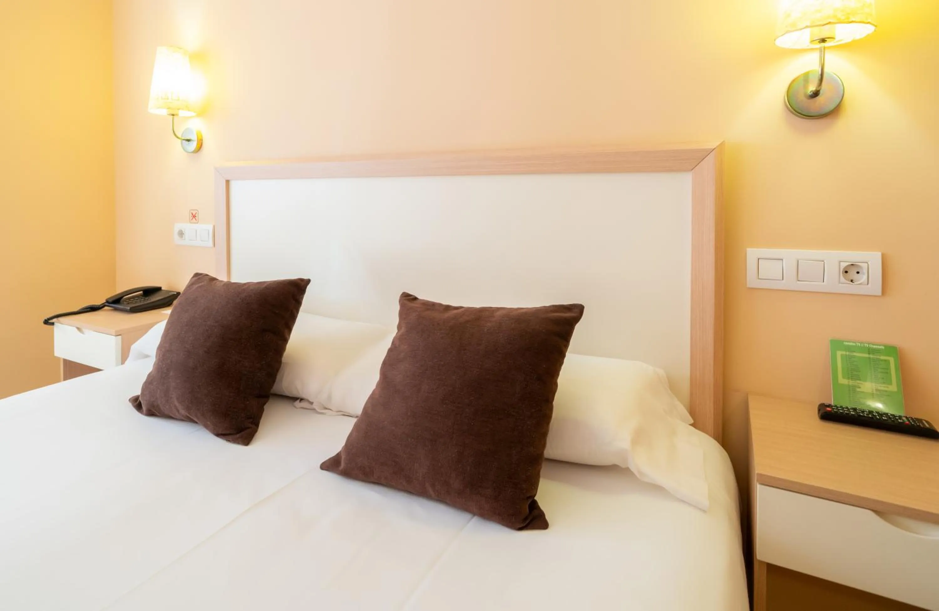 Photo of the whole room, Bed in La City Mercado