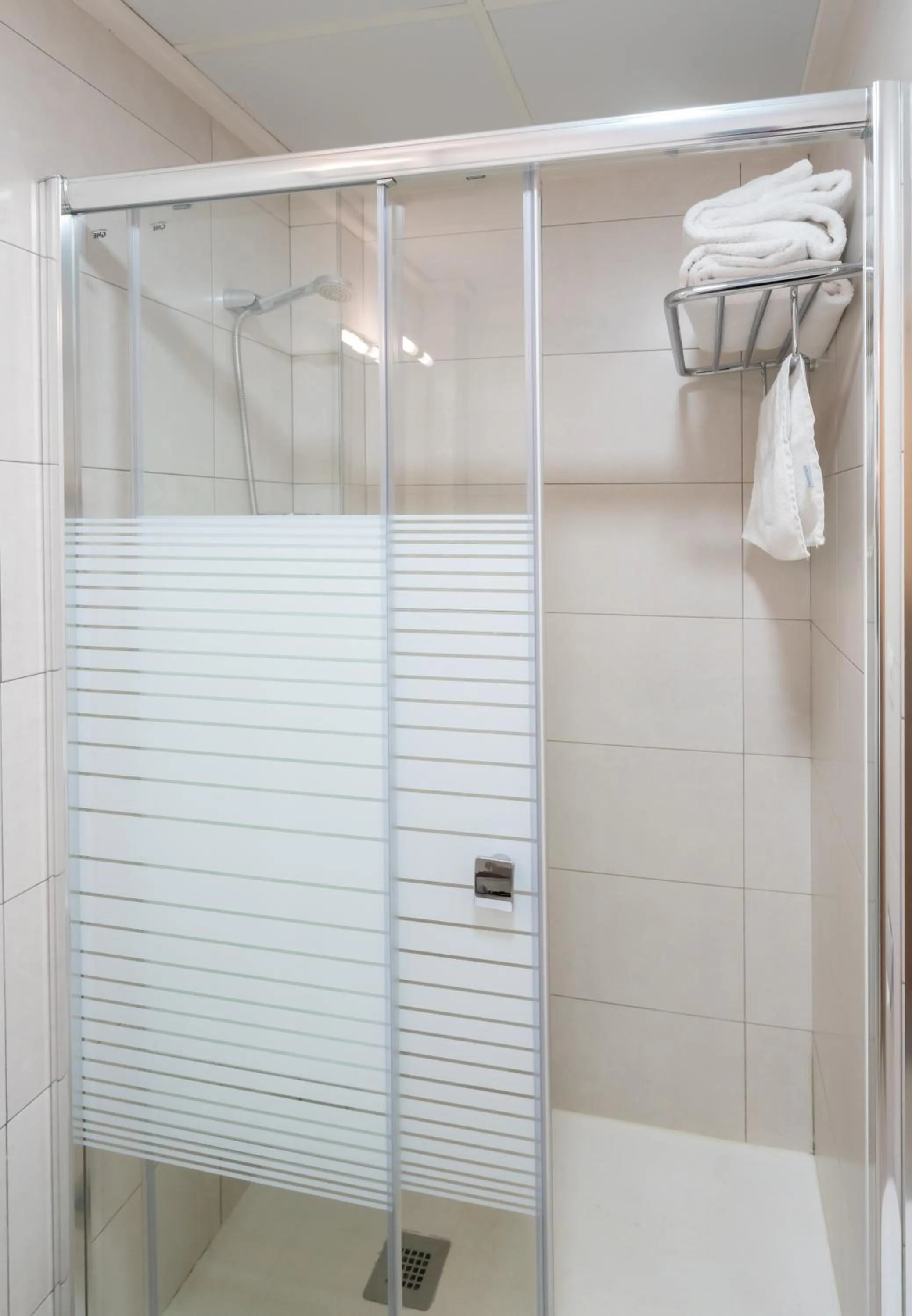 Shower in La City Mercado