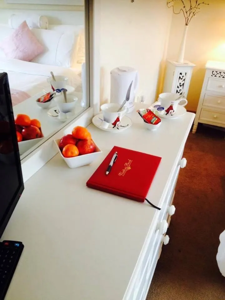 Bedroom, Bed in Woodleigh Lodge