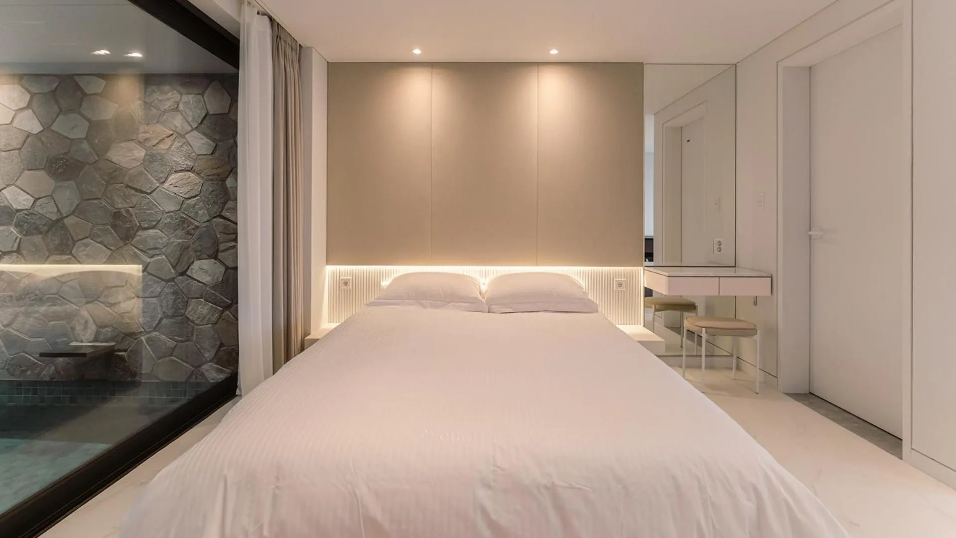 Bed in Bomun World Pension