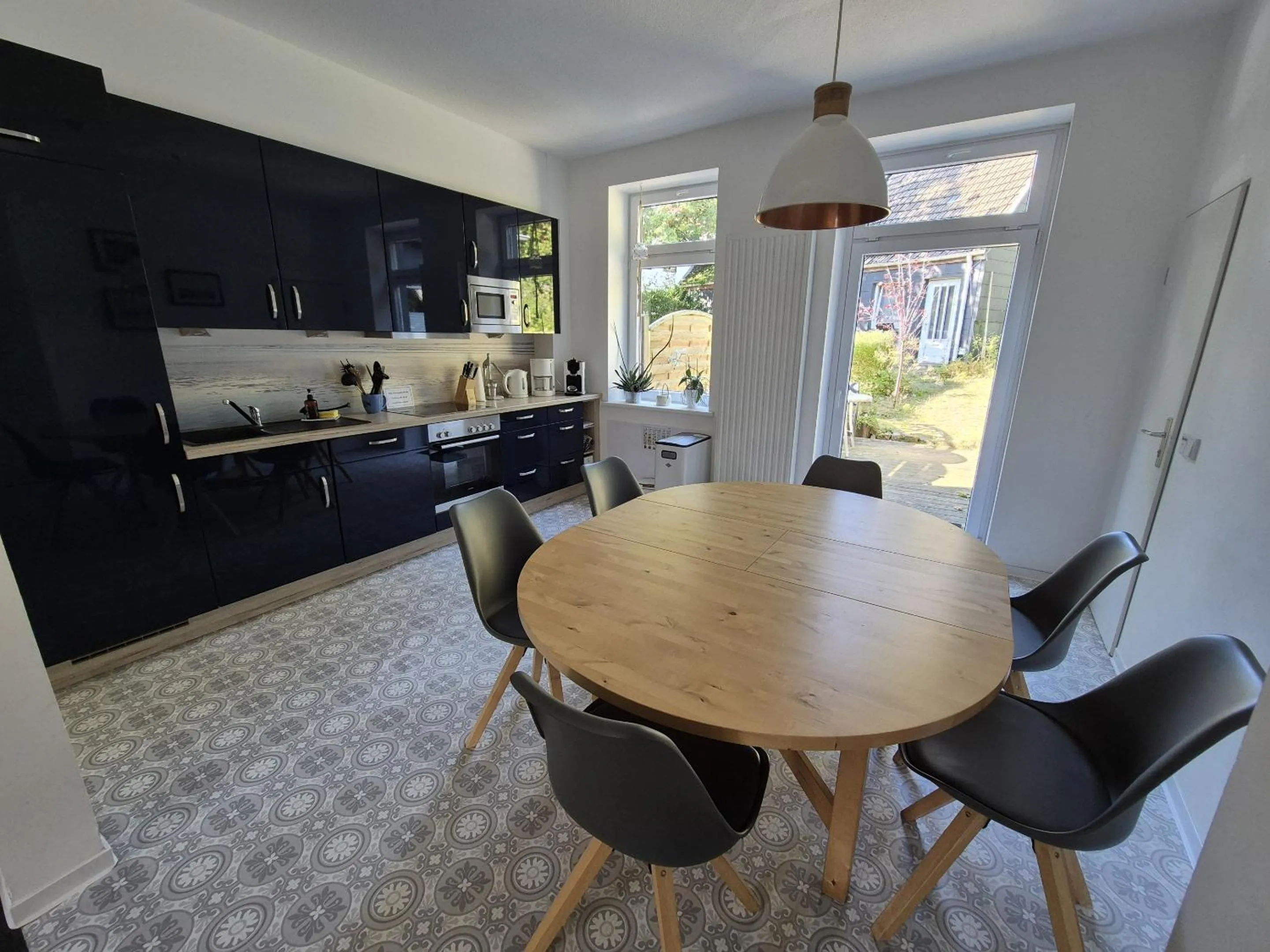 Kitchen or kitchenette in Gästehaus bed & kitchen