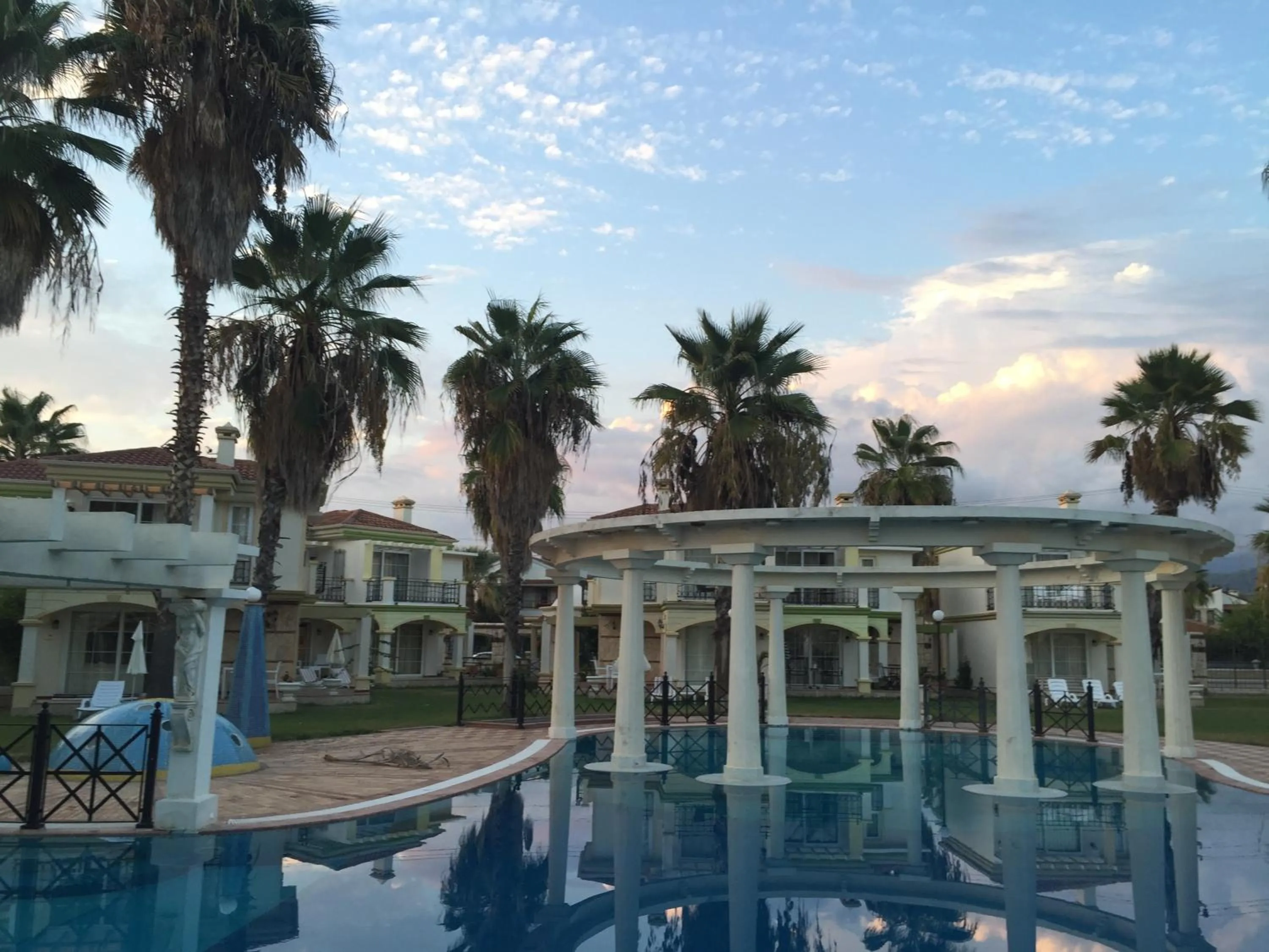Swimming pool in VillaMel