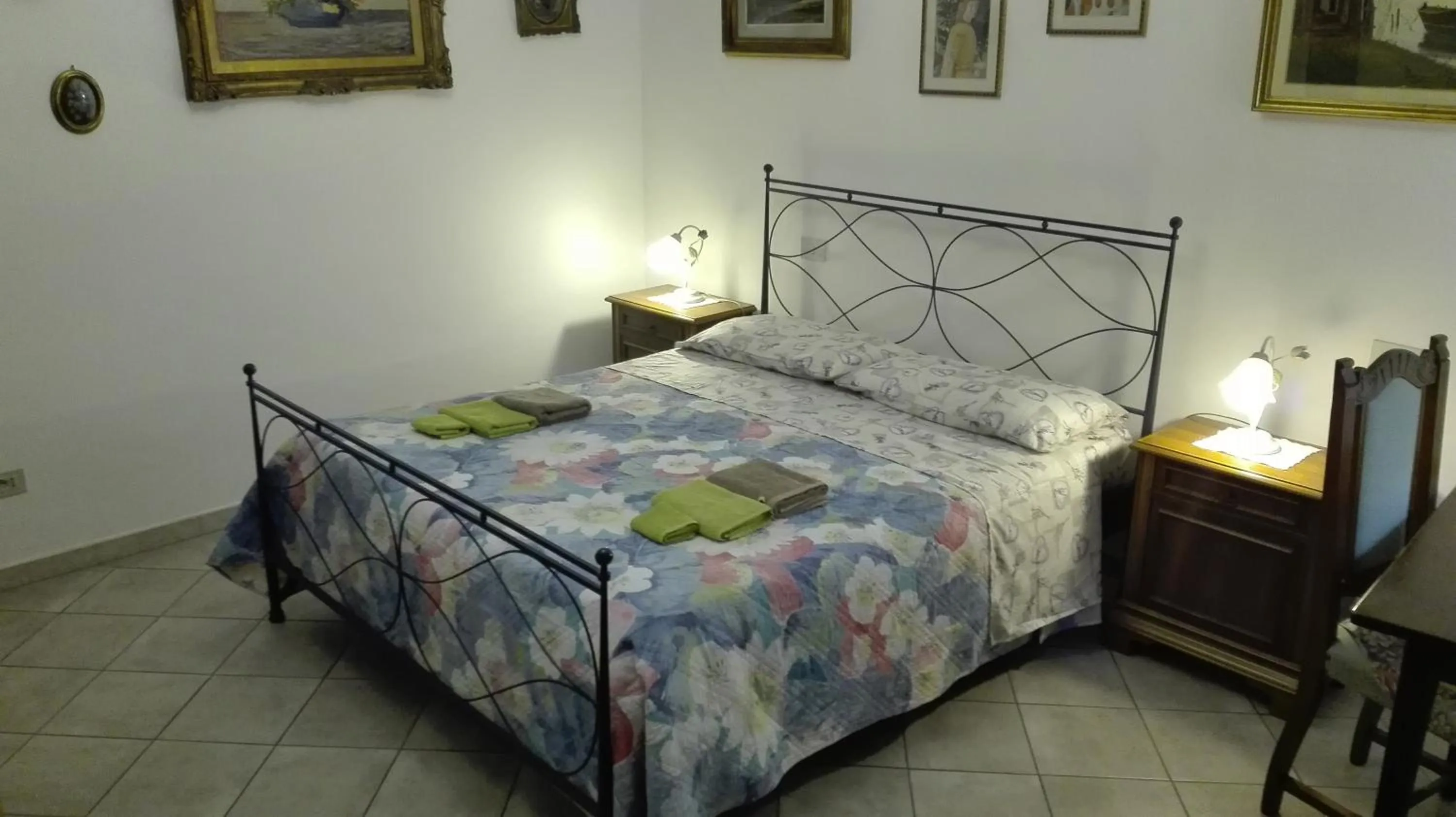 Bed in Alfieri Bed & Breakfast