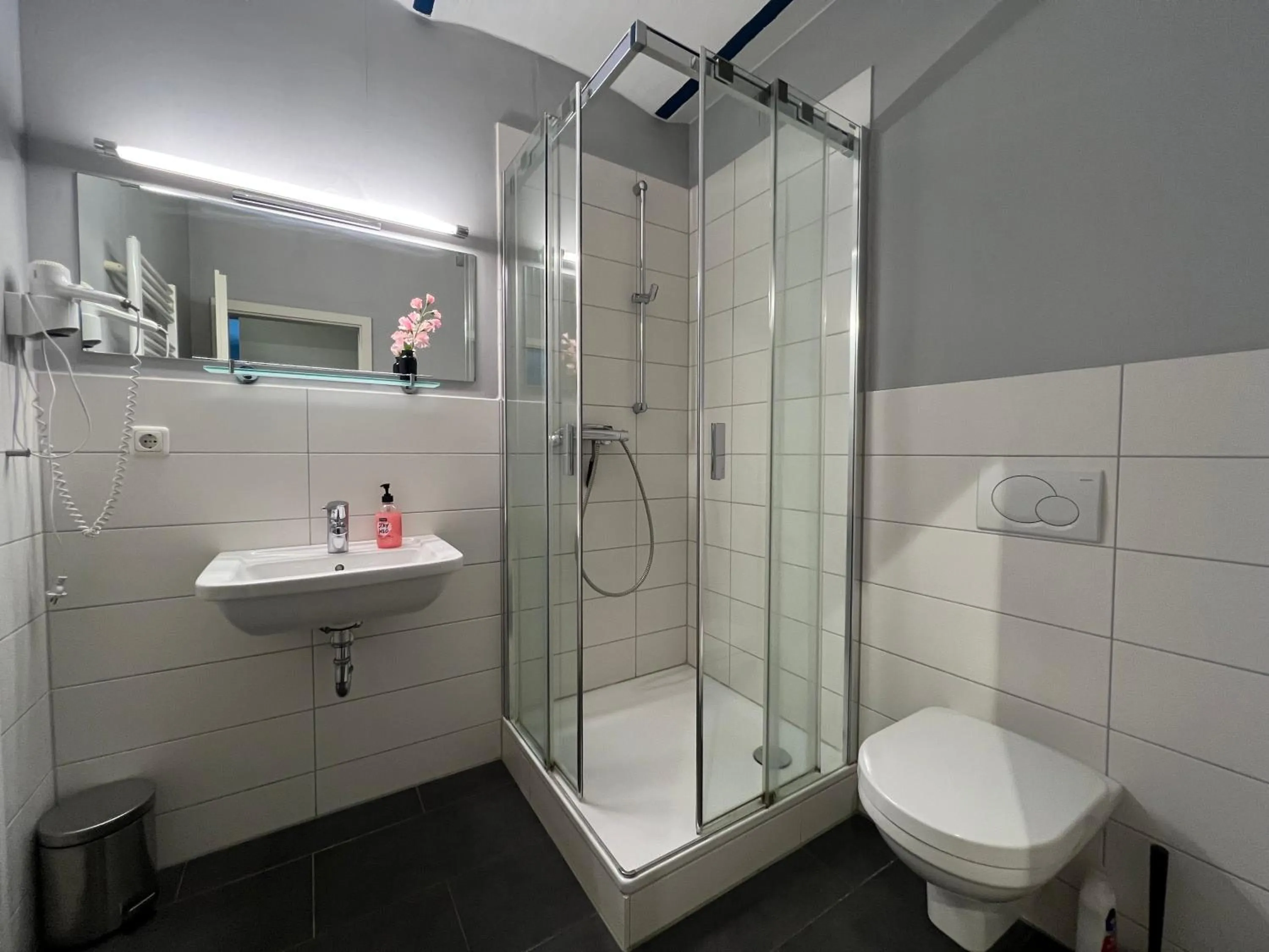 Shower in Bett4-you Pinneberg
