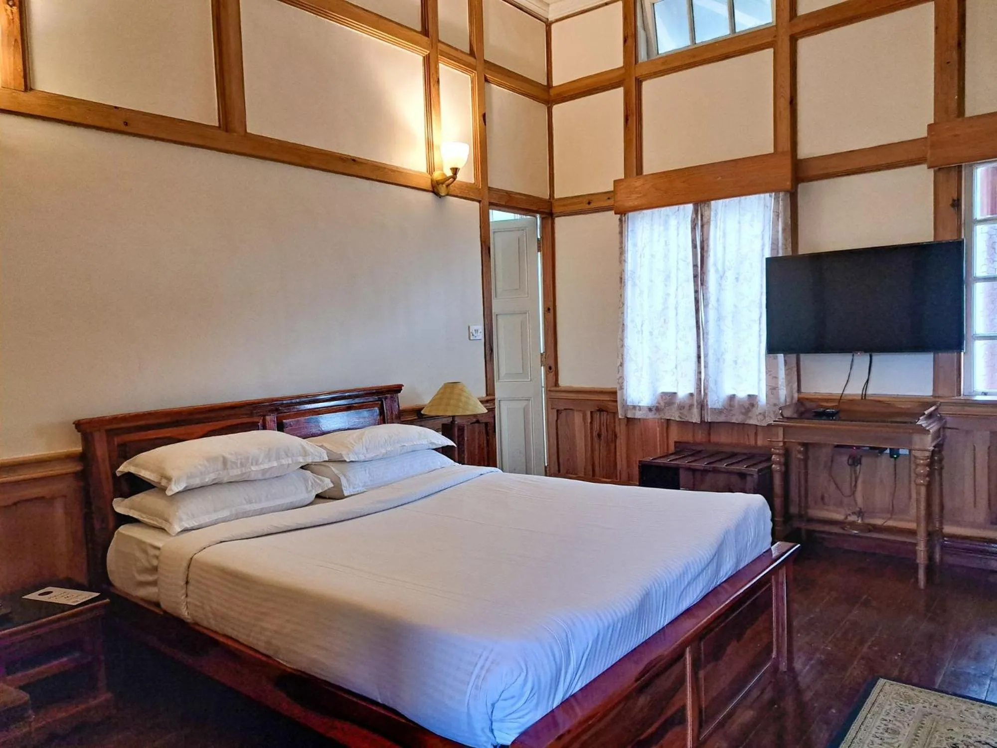 Bed in The Heritage Club - Tripura Castle Hotel and Spa