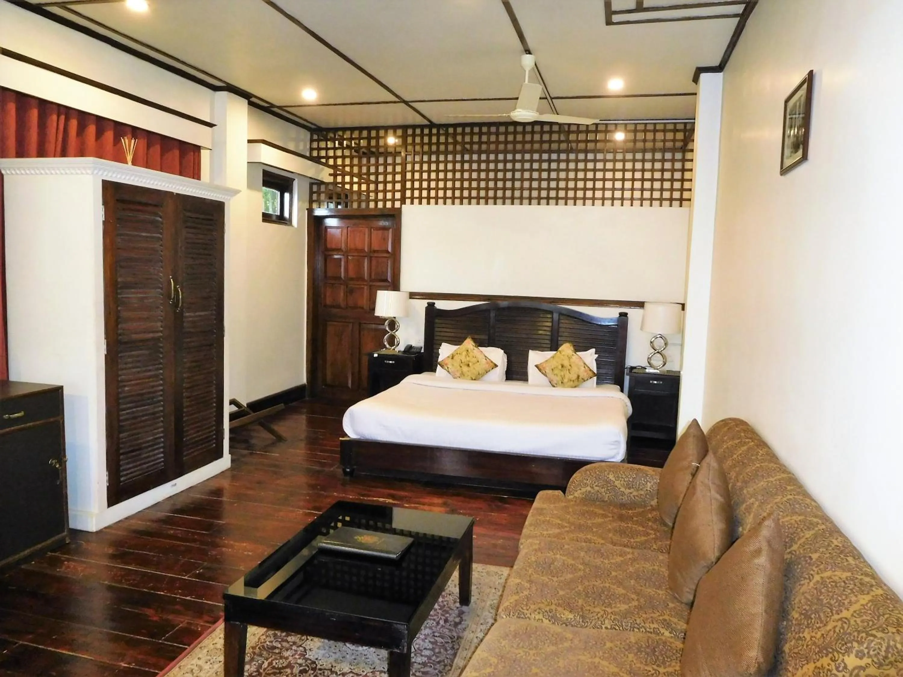 Bed in The Heritage Club - Tripura Castle Hotel and Spa