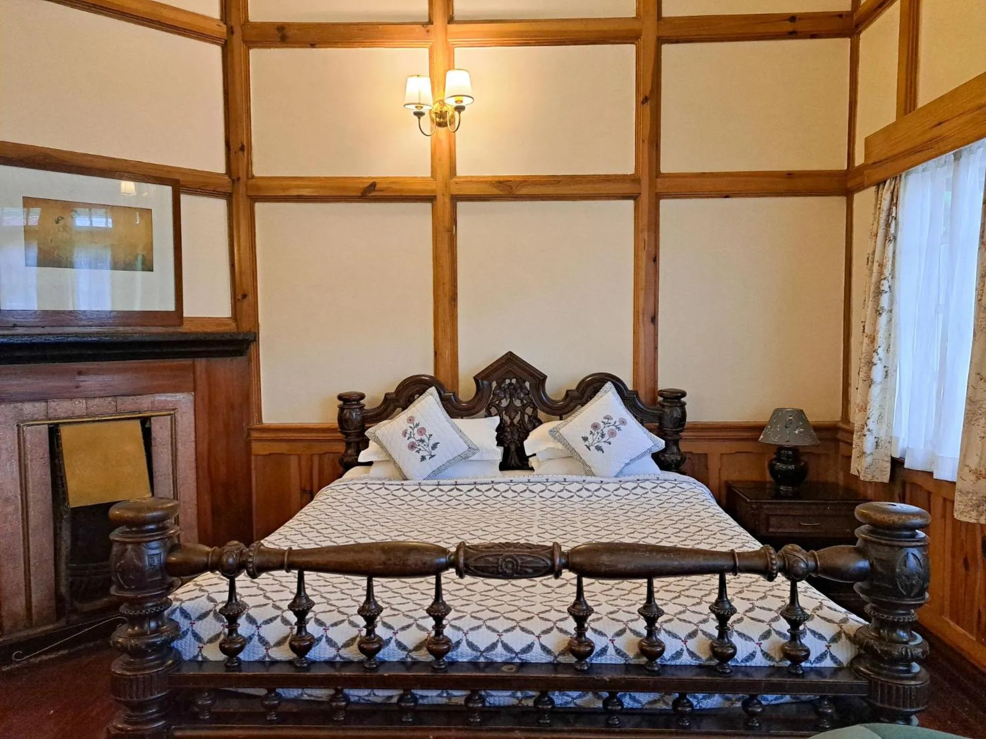 Bed in The Heritage Club - Tripura Castle Hotel and Spa
