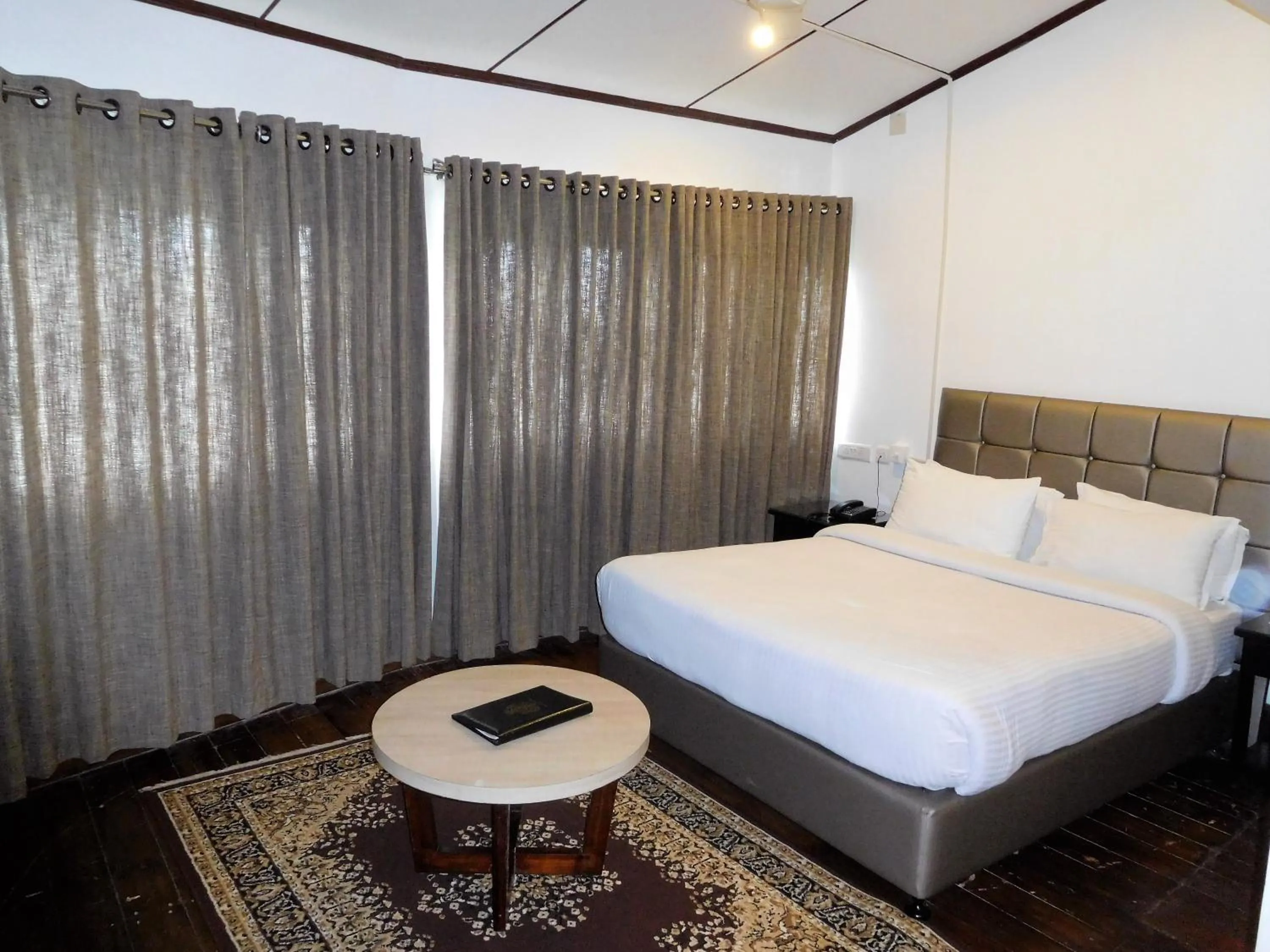 Bed in The Heritage Club - Tripura Castle Hotel and Spa